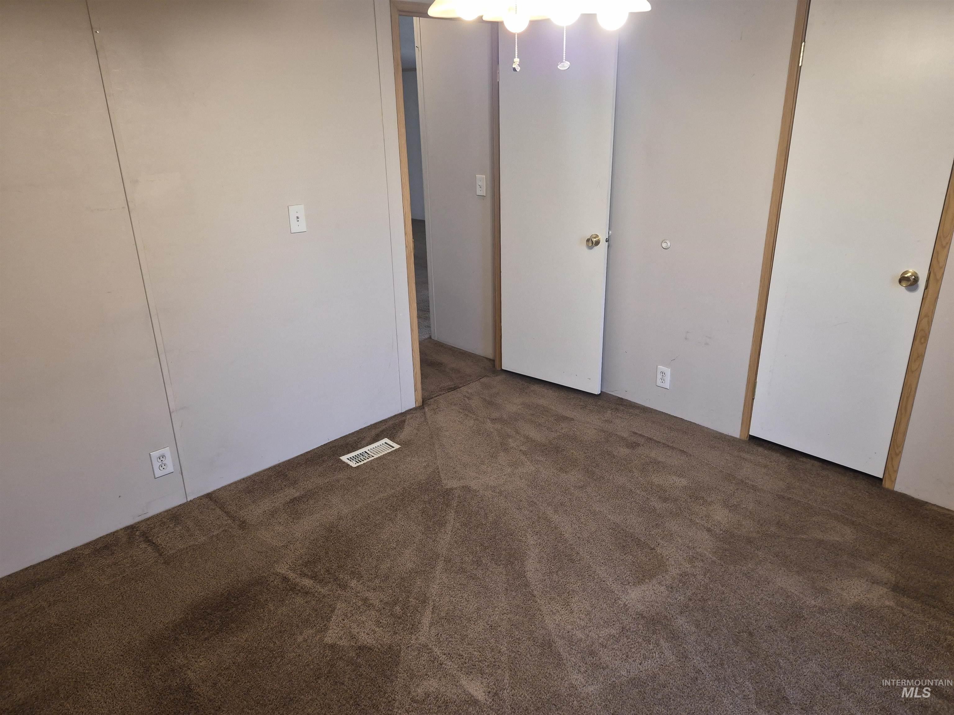 951 W Avalon St Property Photo 17