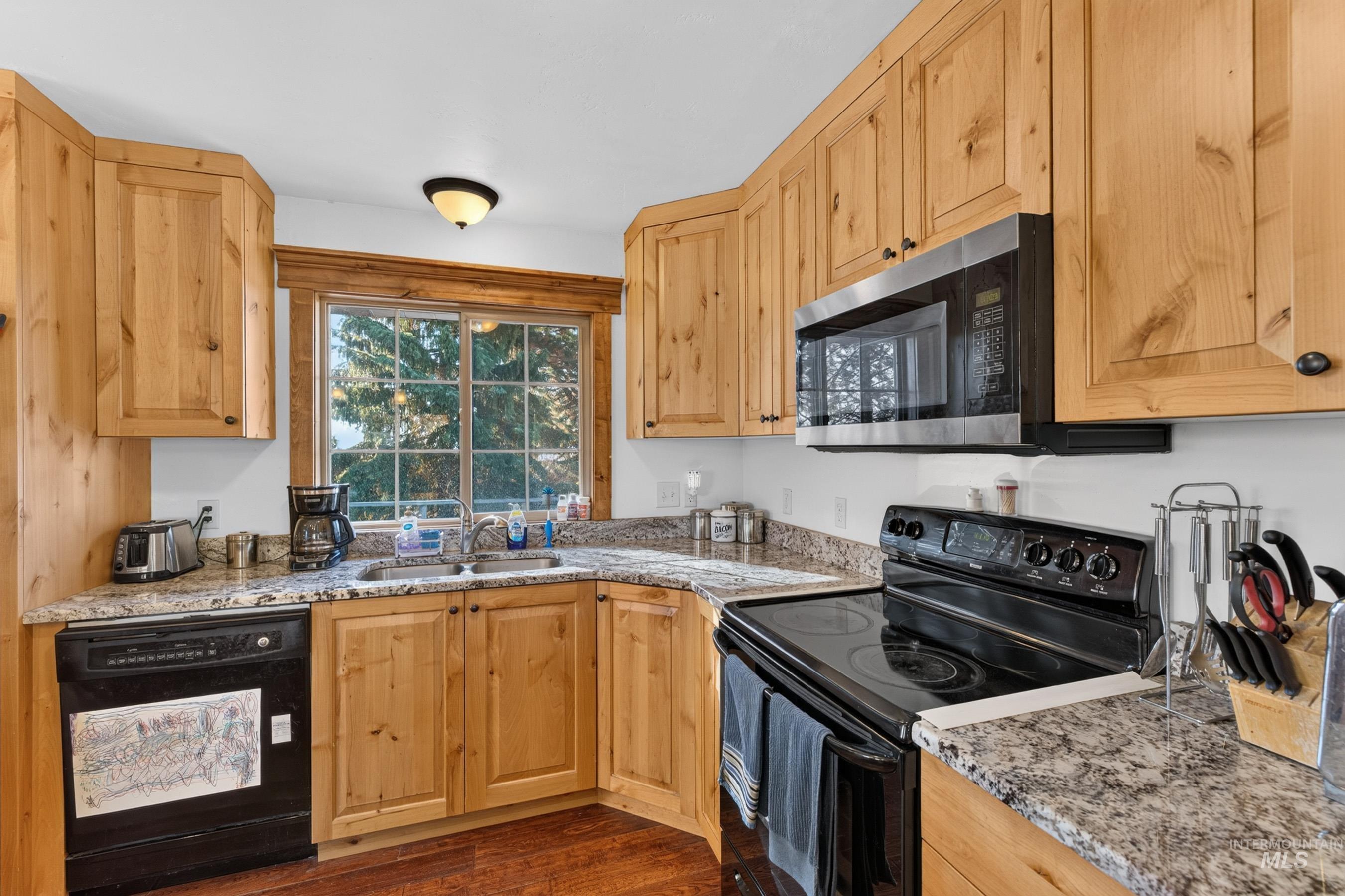 43 Johnson Ln. Property Photo 4