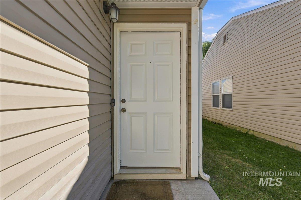 6952 S Dewberry Property Photo 4