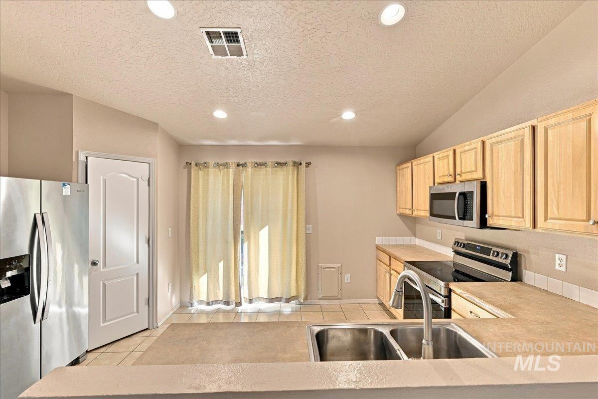 6952 S Dewberry Property Photo 7