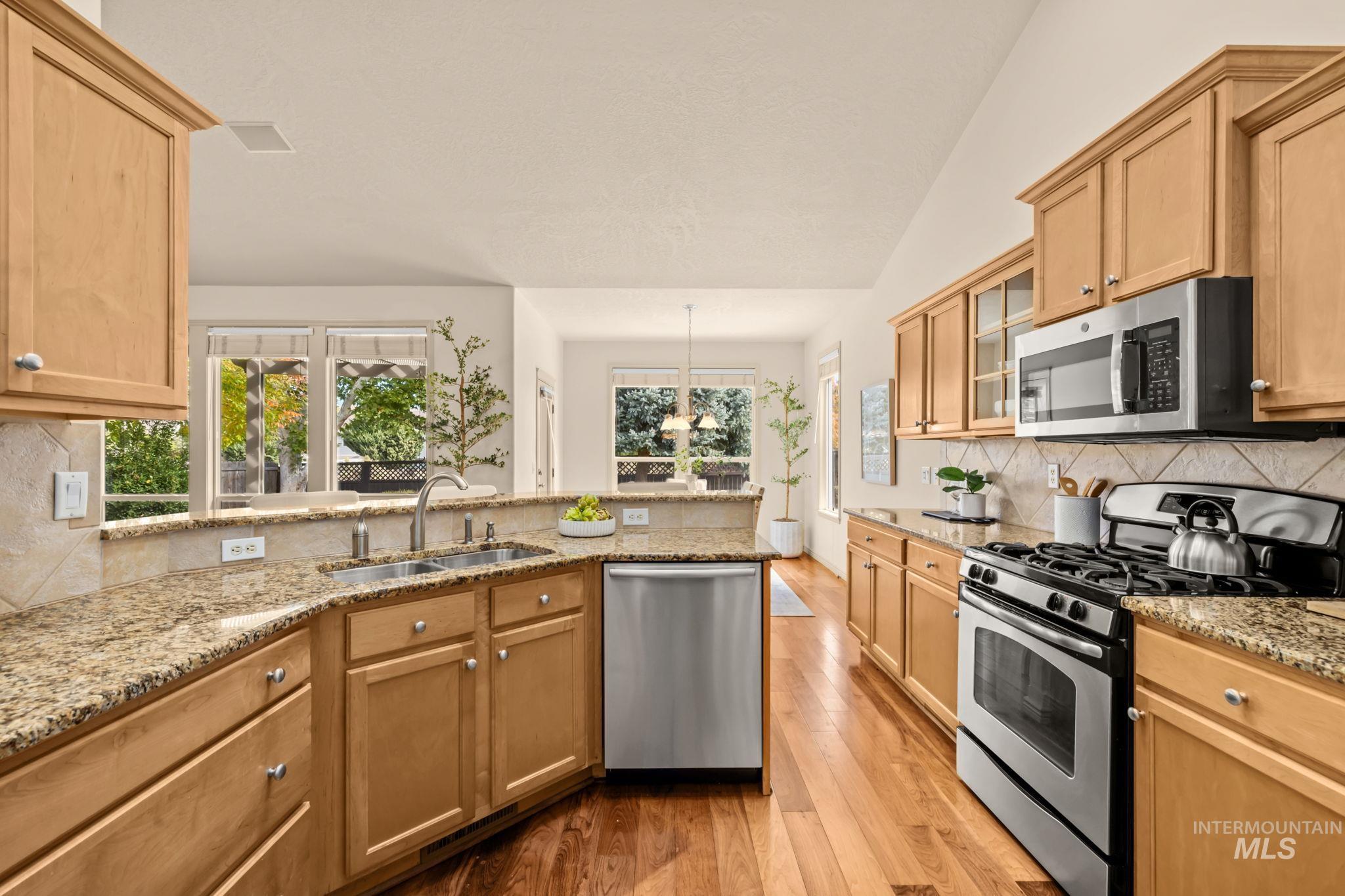 6232 S Shagbark Ave Property Photo 6
