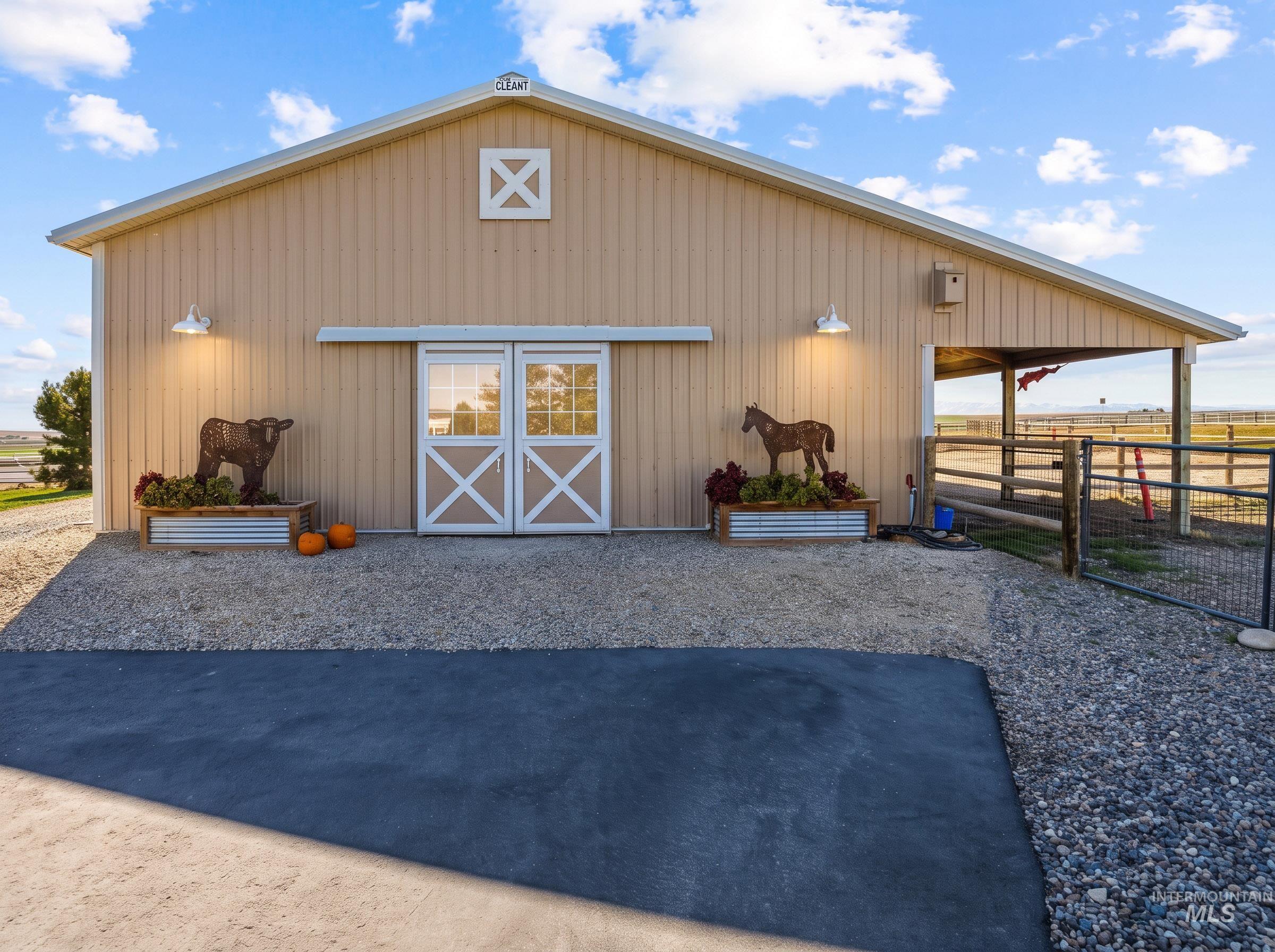 8301 Deer Sky Ranch Trl Property Photo 3