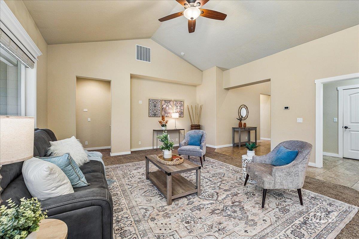 18091 N Highfield Way Property Photo 10