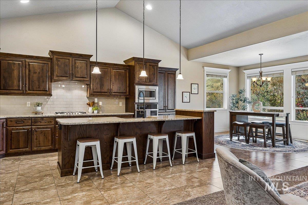 18091 N Highfield Way Property Photo 15