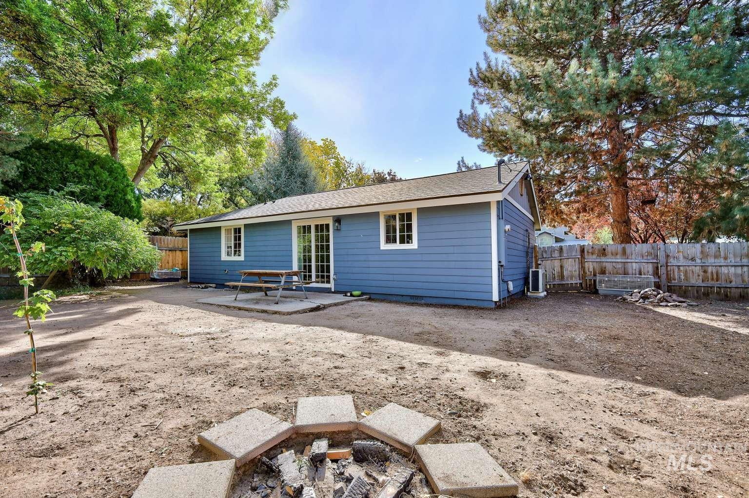 3034 W Neff St Property Photo 7
