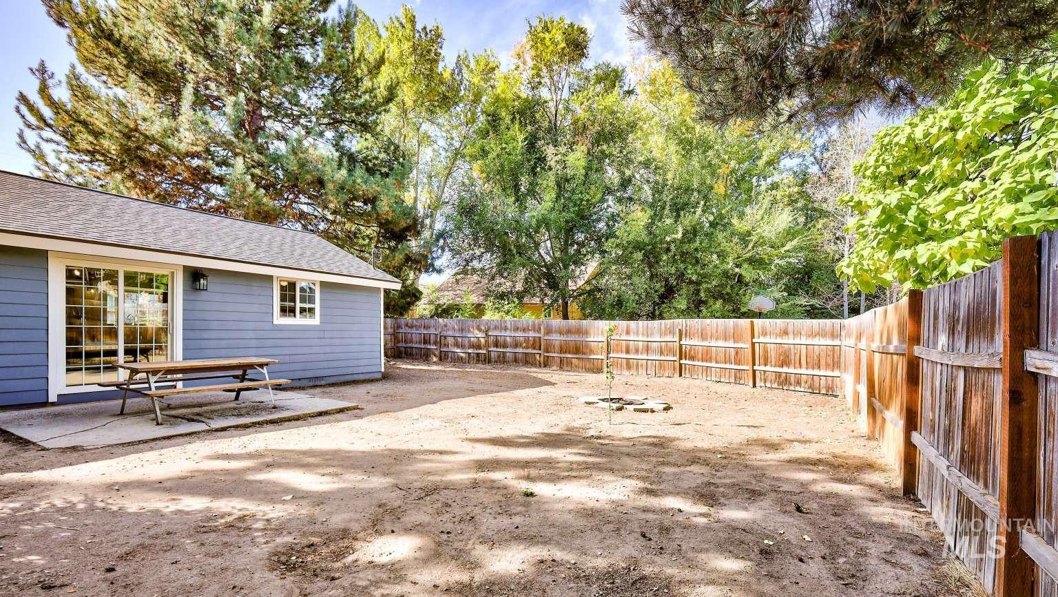 3034 W Neff St Property Photo 8