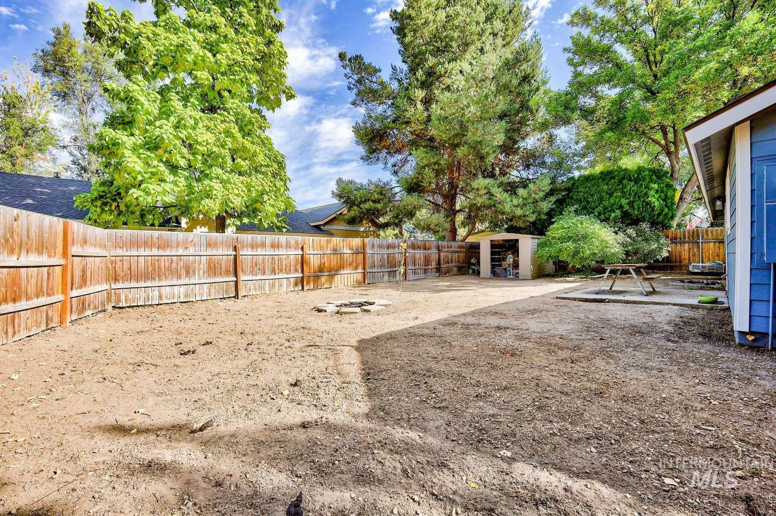 3034 W Neff St Property Photo 9