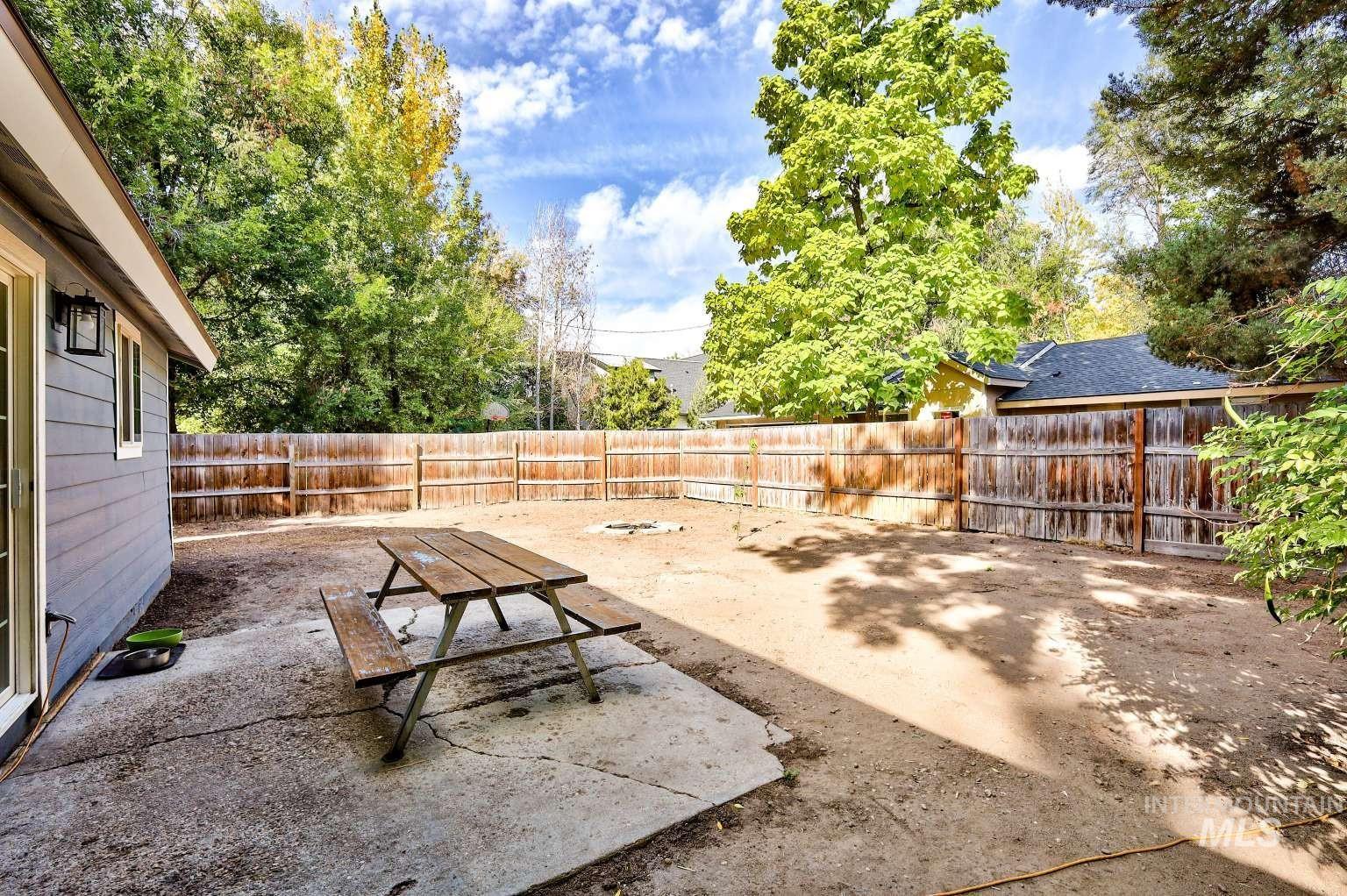 3034 W Neff St Property Photo 10