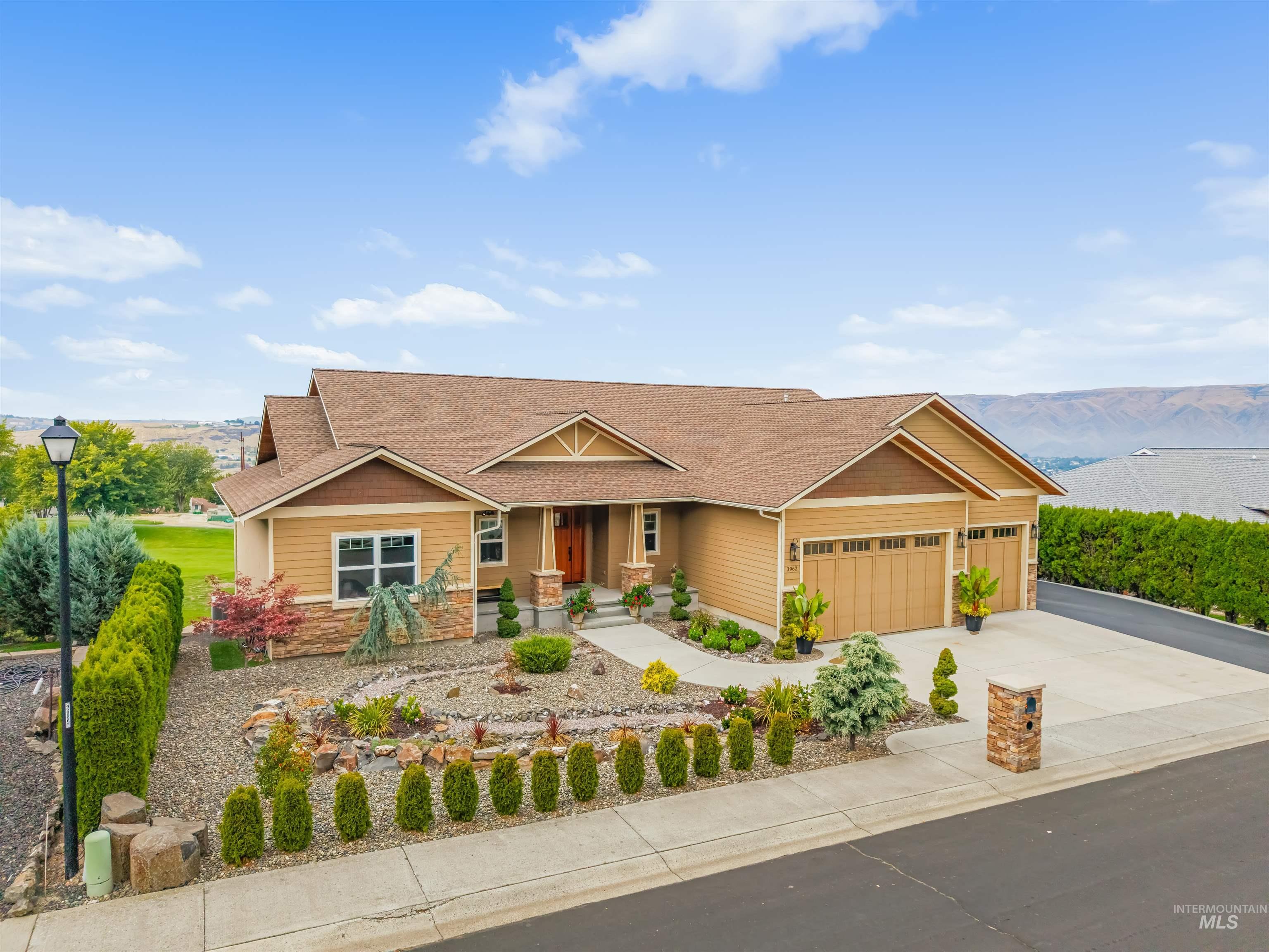 3962 Foothill Dr Property Photo 6