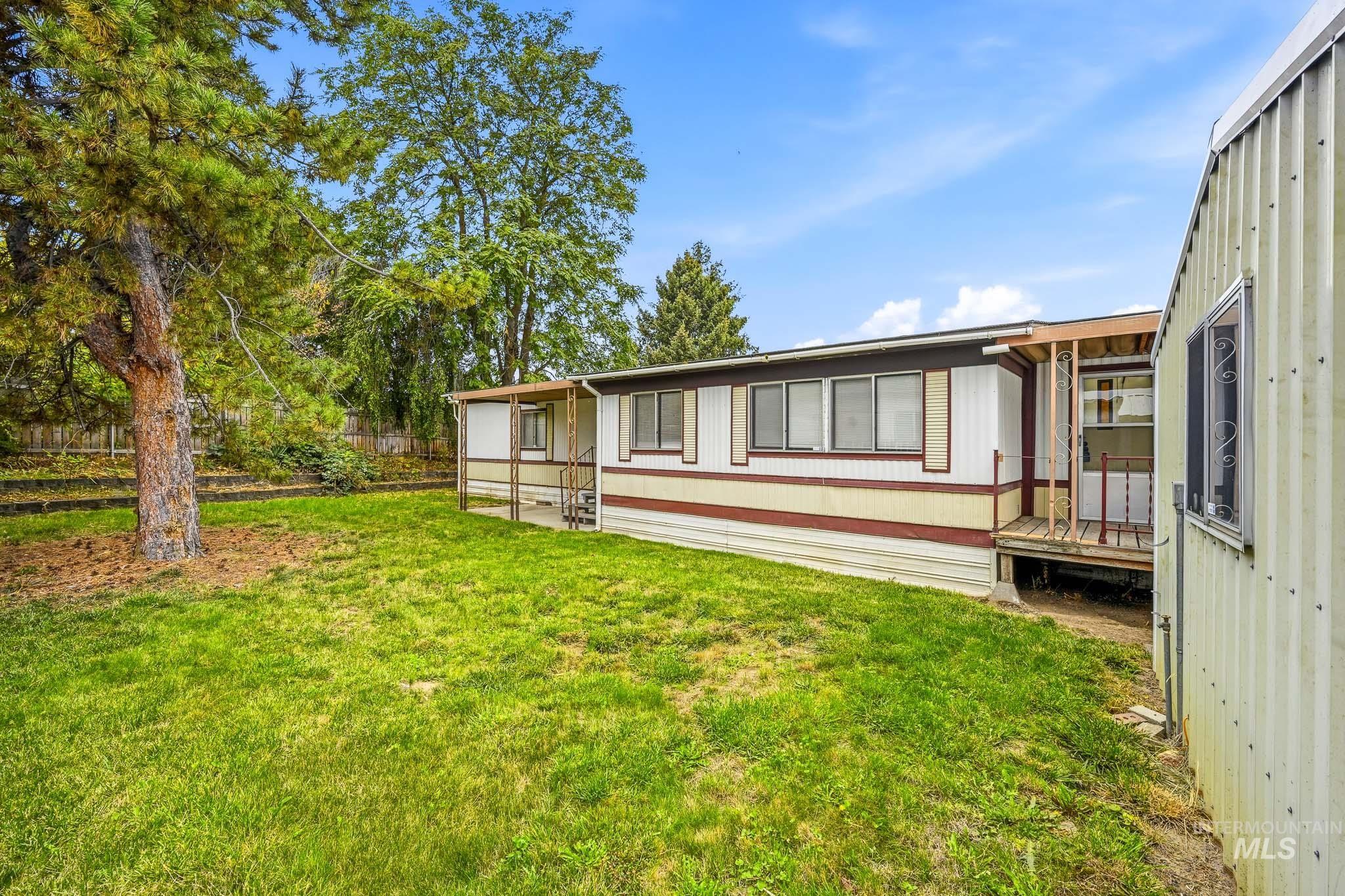 912 Pine Street Property Photo 27