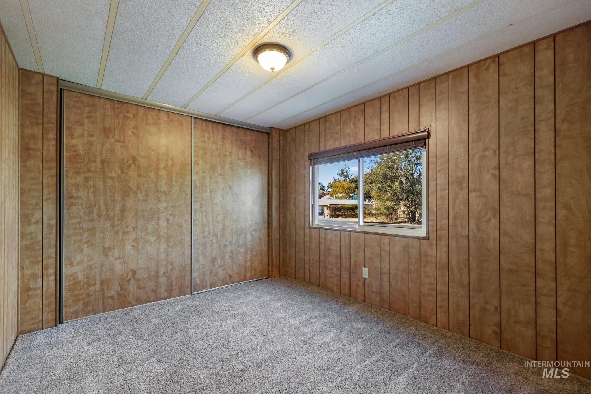 575 4th Ave E Property Photo 15