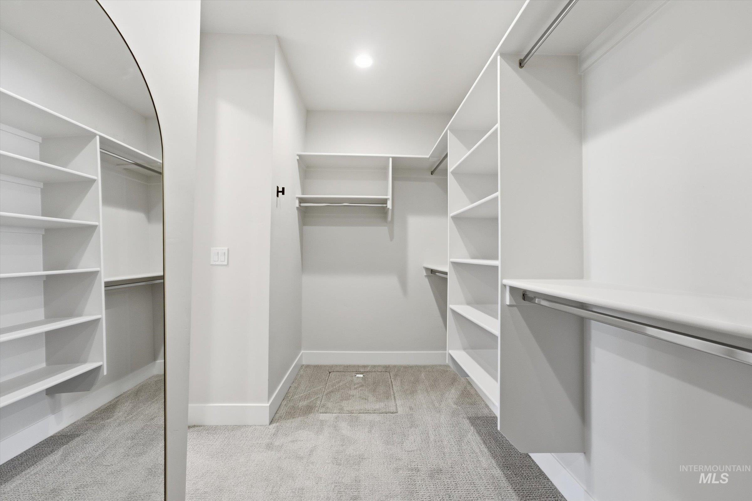 1672 E Spire St. Property Photo 12