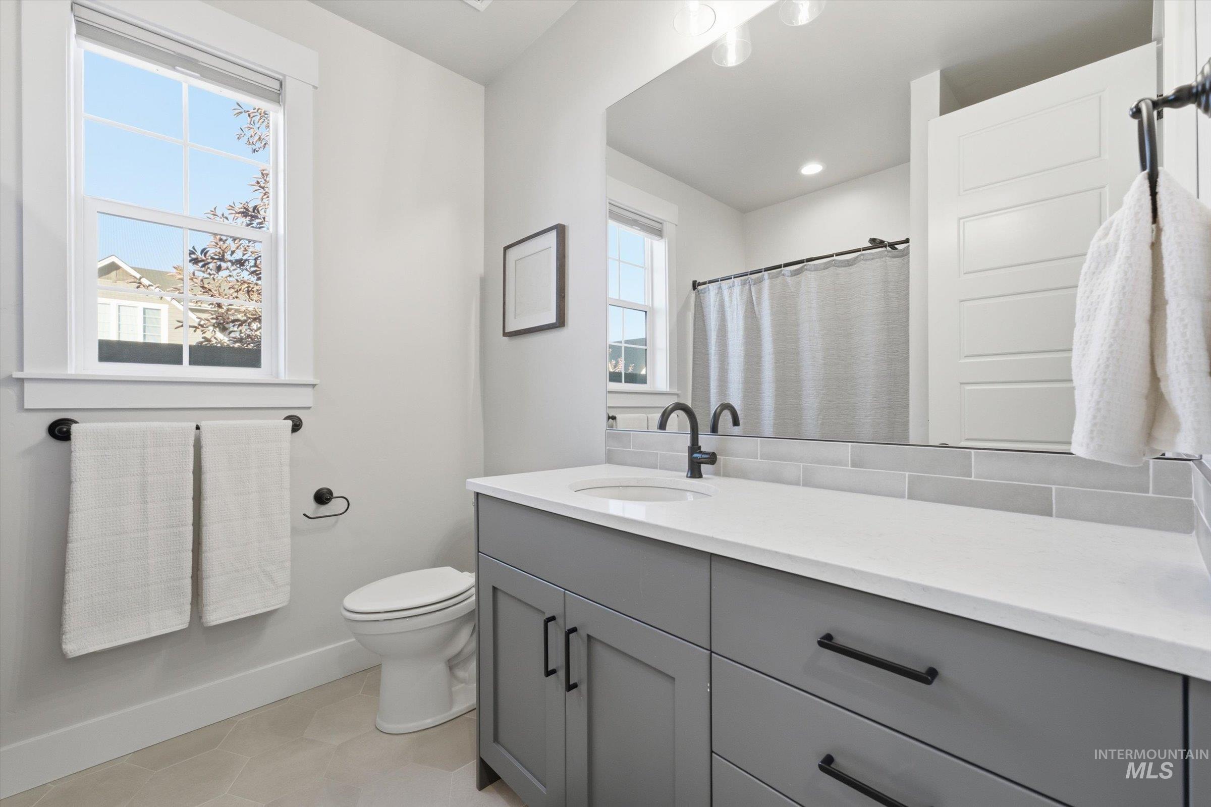 1672 E Spire St. Property Photo 18