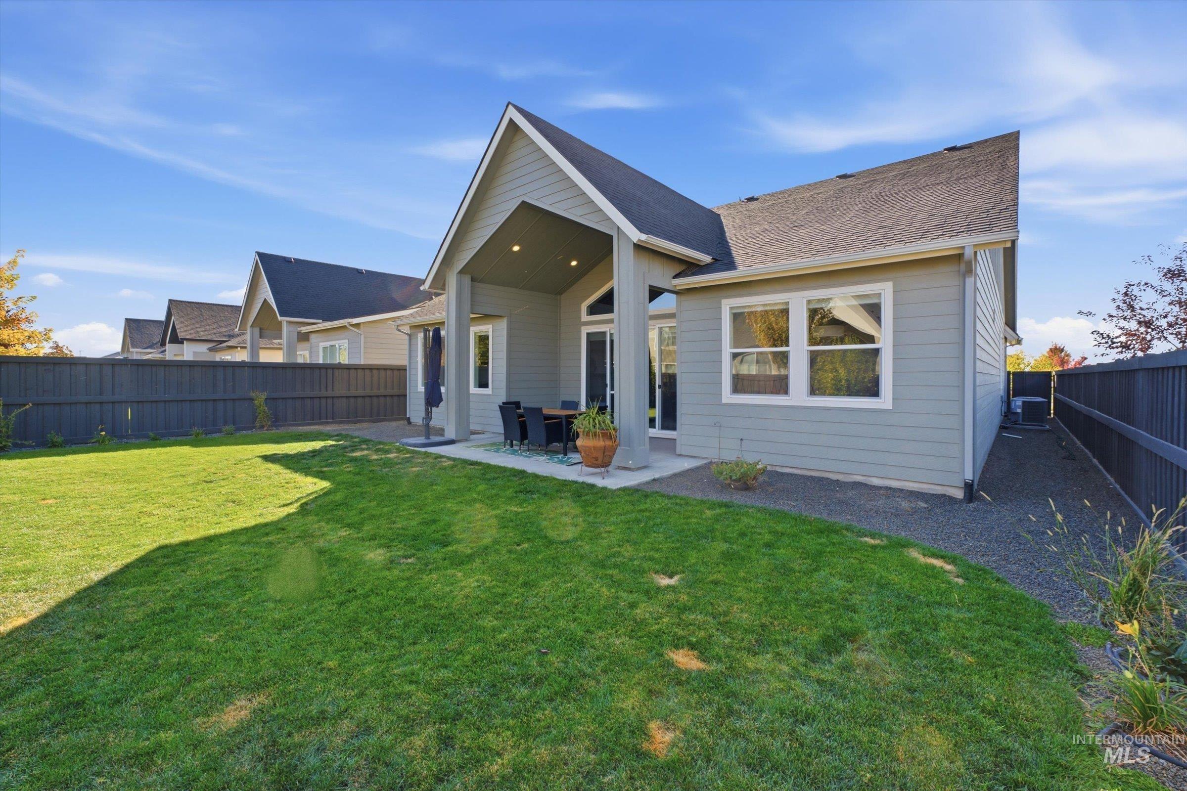 1672 E Spire St. Property Photo 25
