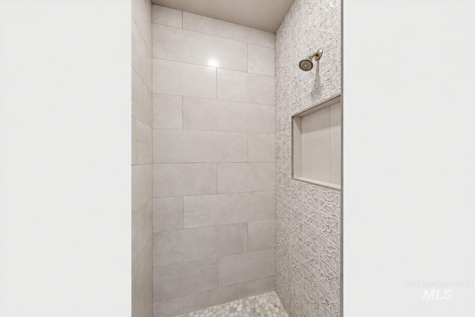 470 E Claymont Ct Property Photo 25