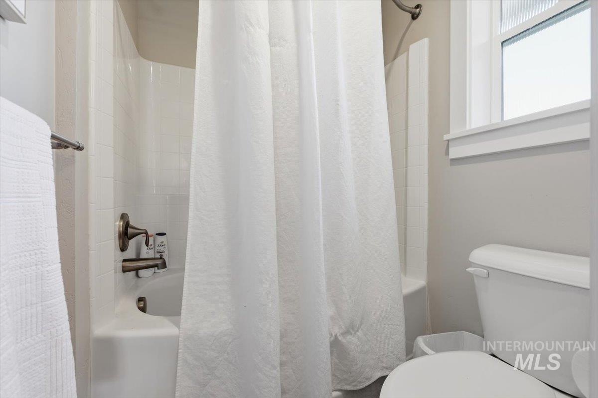 470 E Claymont Ct Property Photo 33