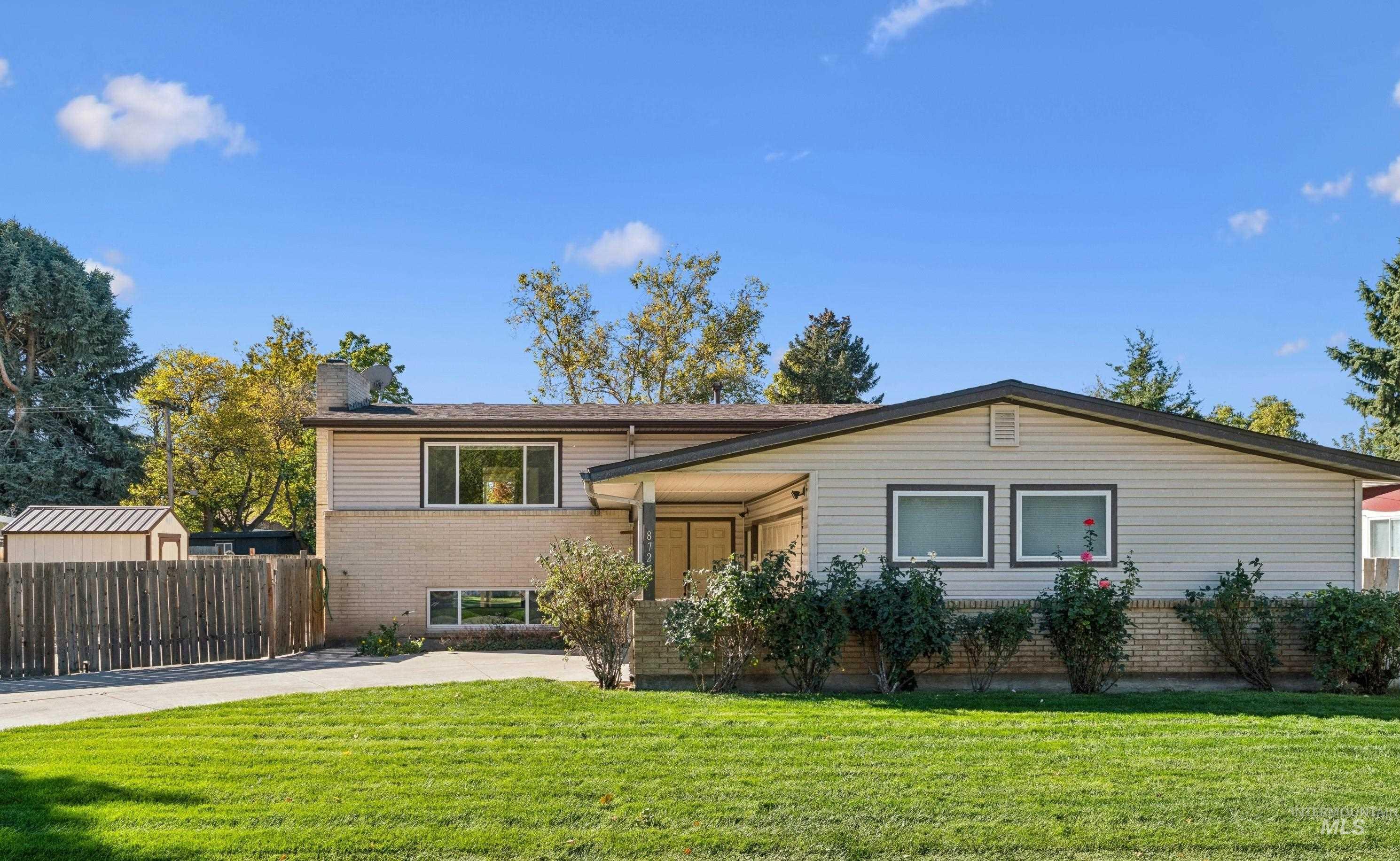 8721 W San Anita Drive Property Photo 1