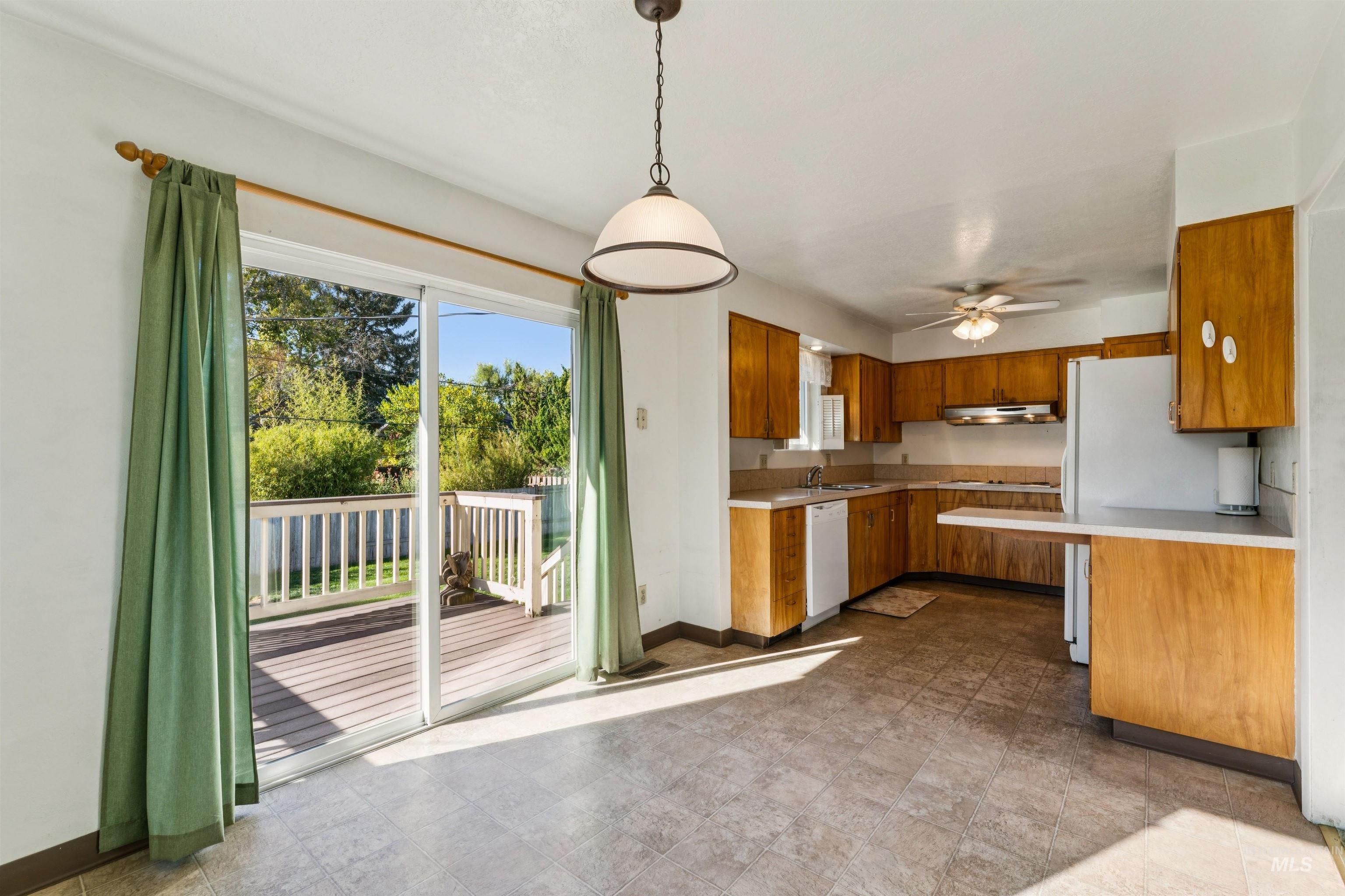 8721 W San Anita Drive Property Photo 3