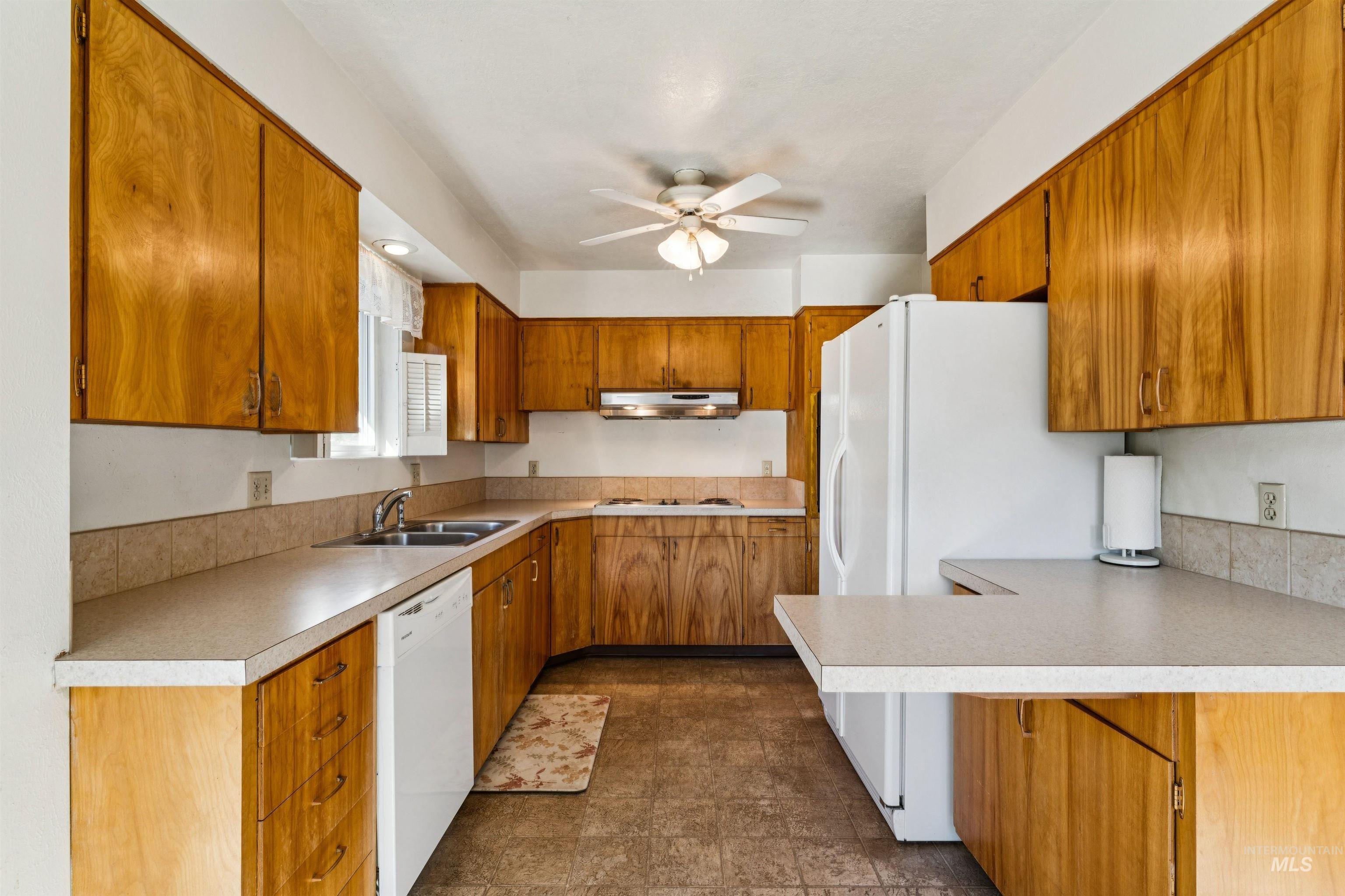 8721 W San Anita Drive Property Photo 4