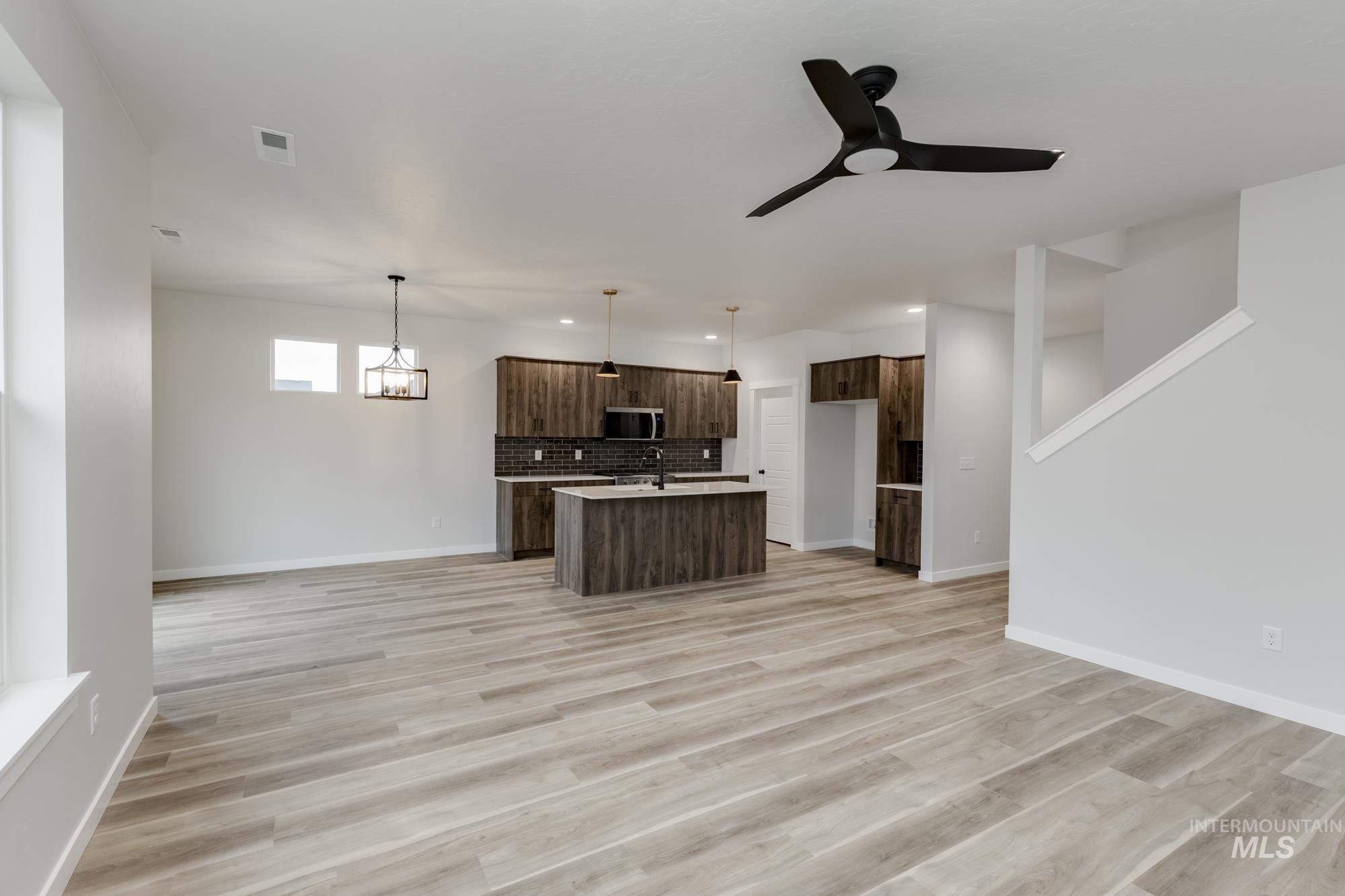 2022 S Summerson Way Property Photo 8