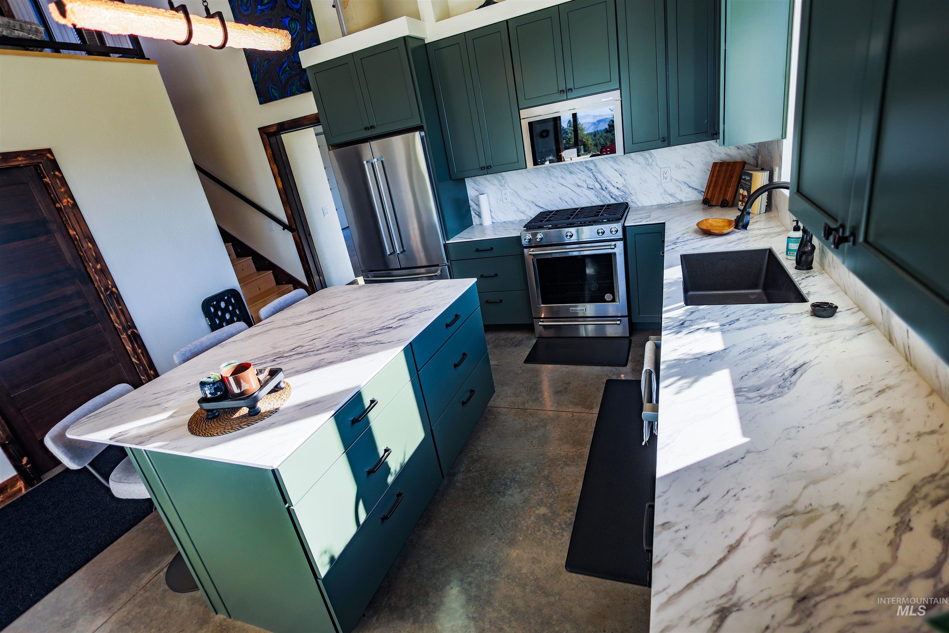 239 Small Canyon Road Property Photo 4