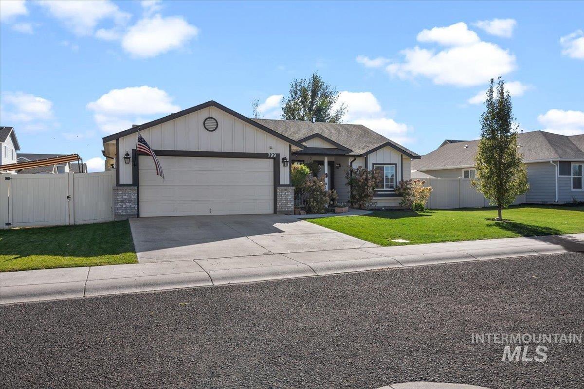 799 Pronghorn Dr. Property Photo 2