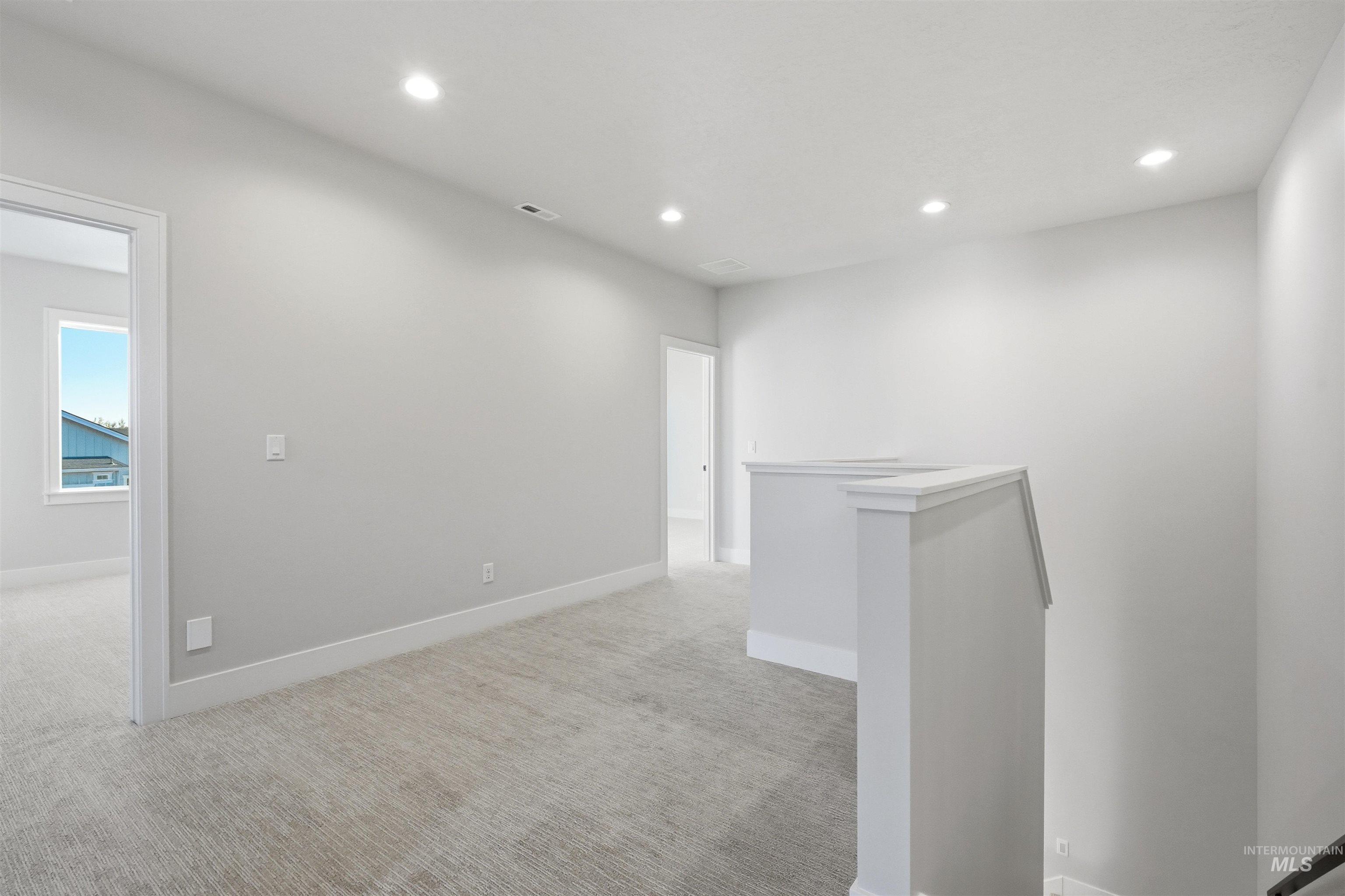 849 N Creekwater Ave Property Photo 33