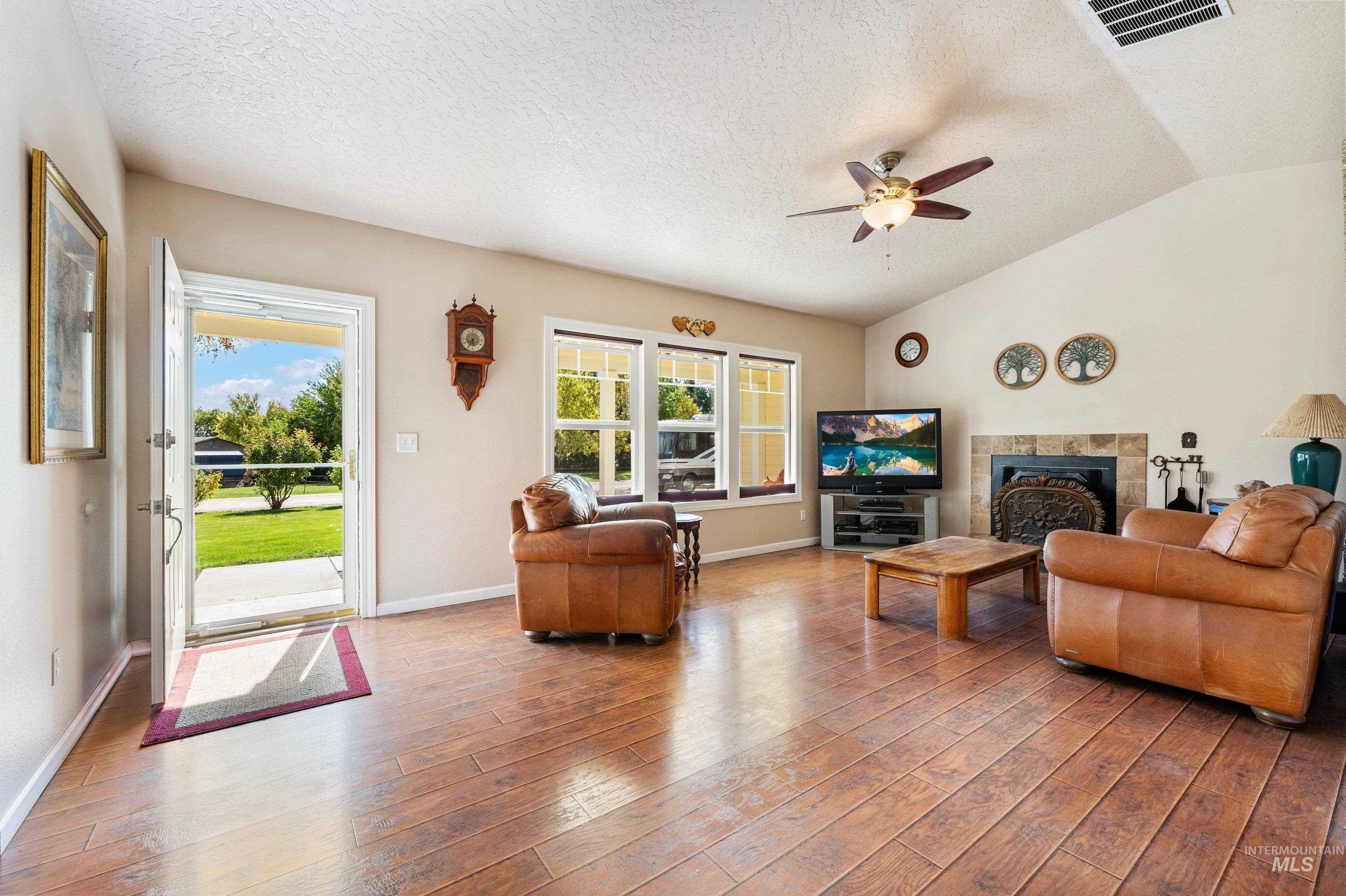 24478 Sweetwater Rd. Property Photo 8