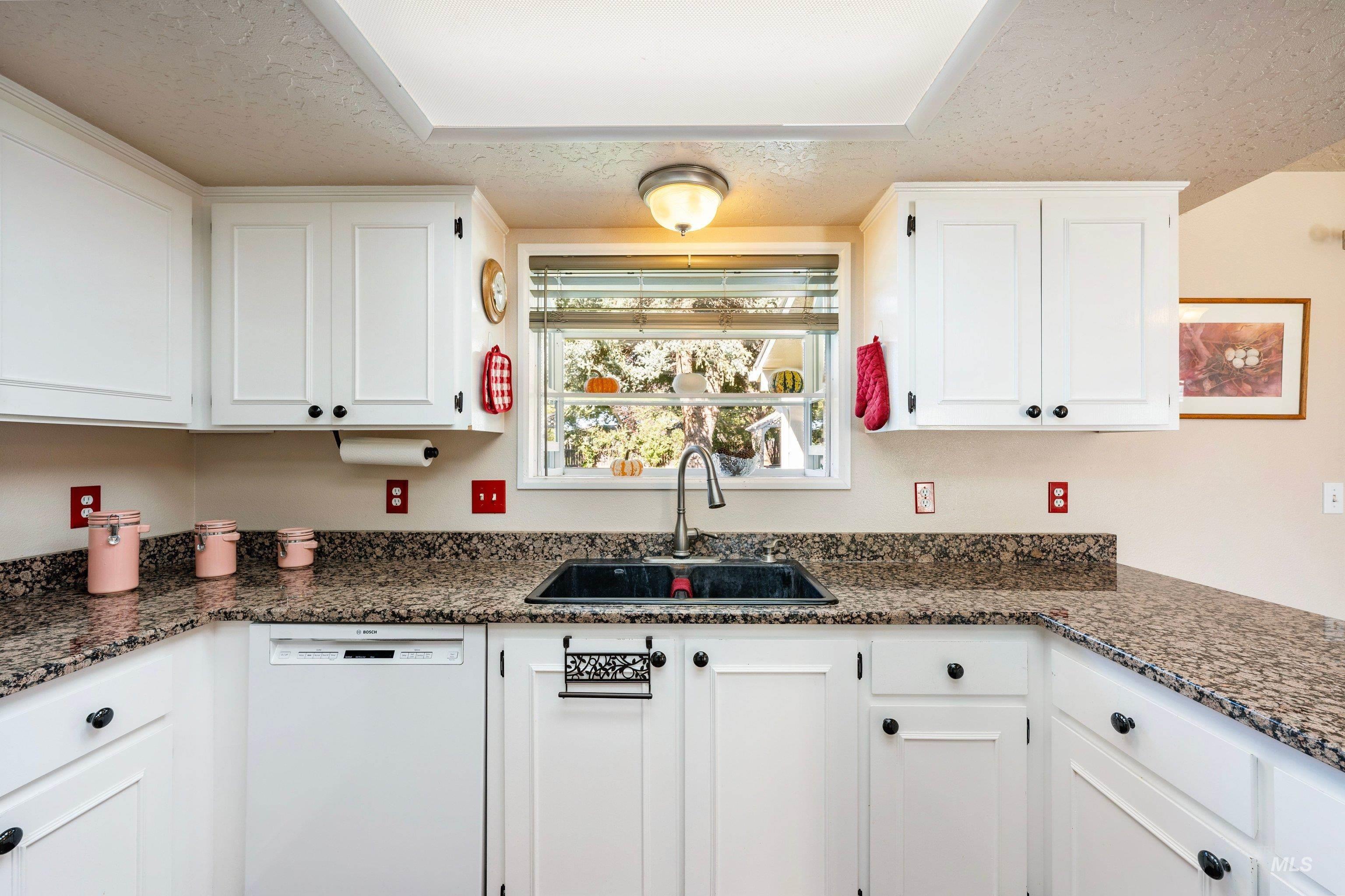 24478 Sweetwater Rd. Property Photo 18