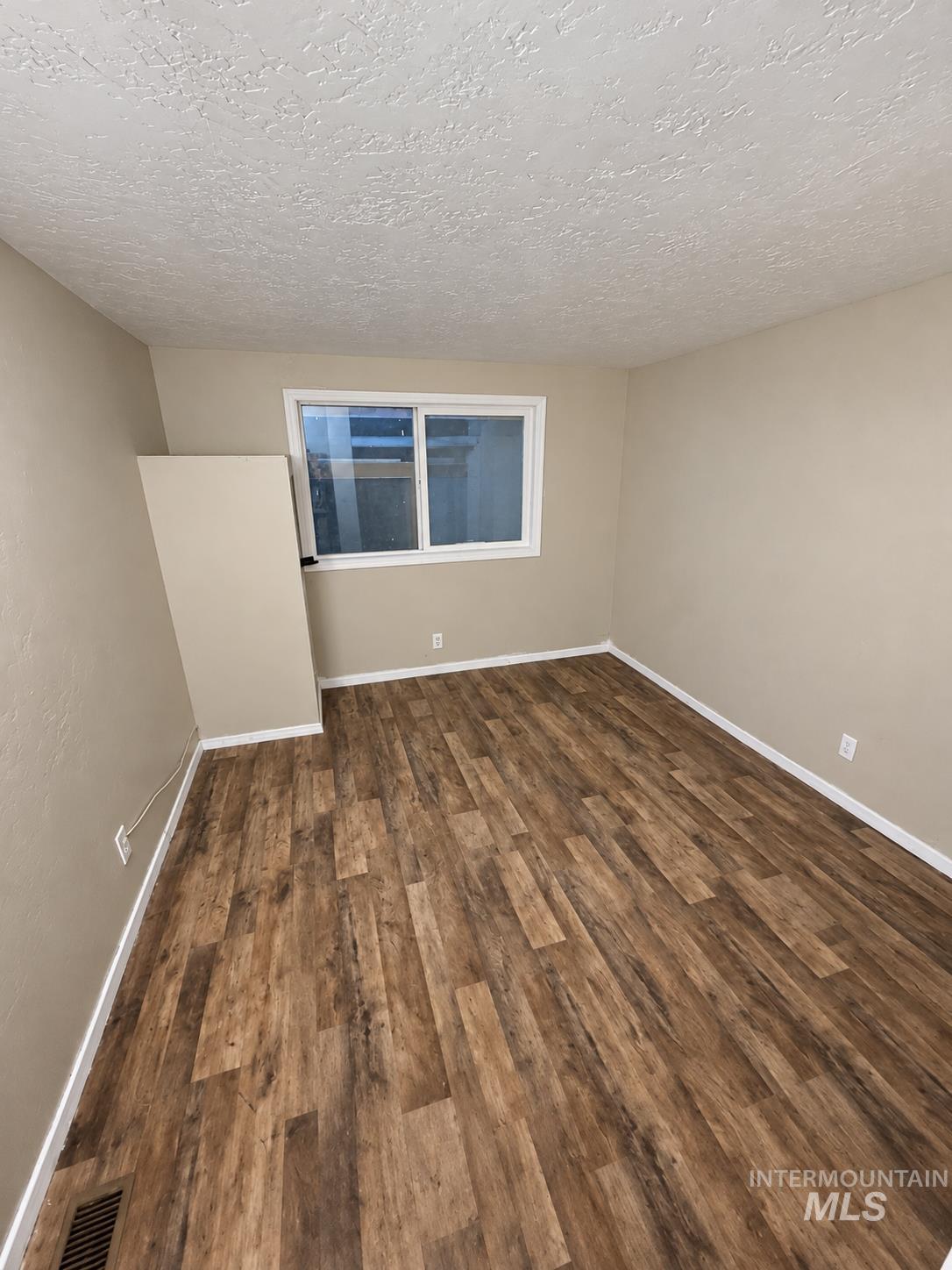 571 Caldwell Blvd Property Photo 4