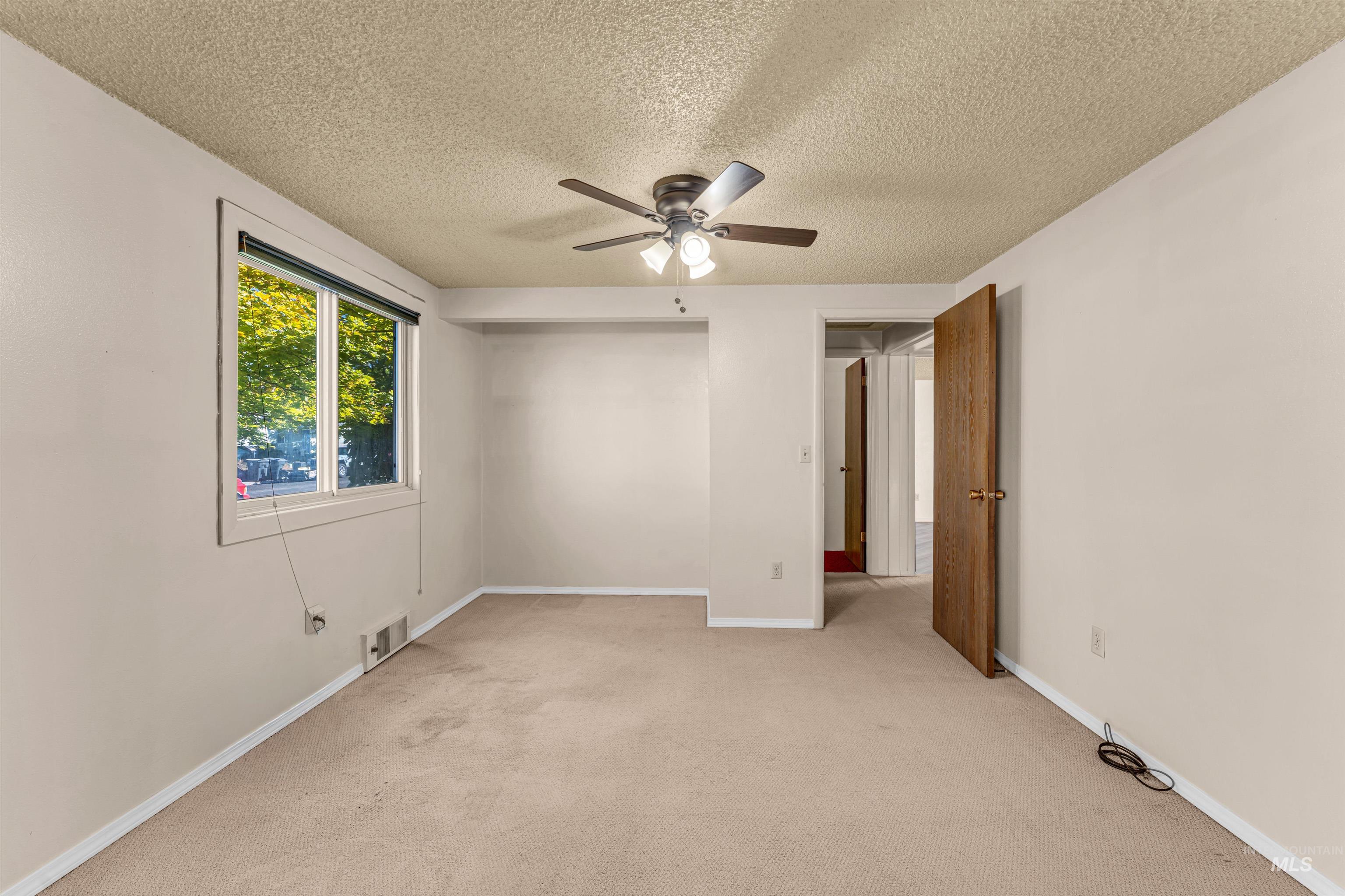 651 Calico Property Photo 4