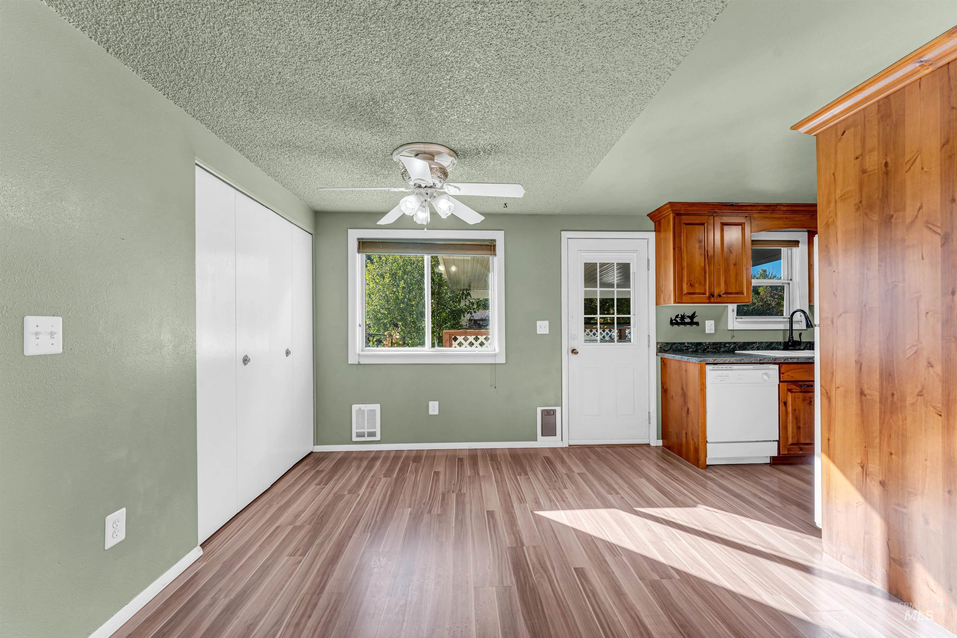 651 Calico Property Photo 17