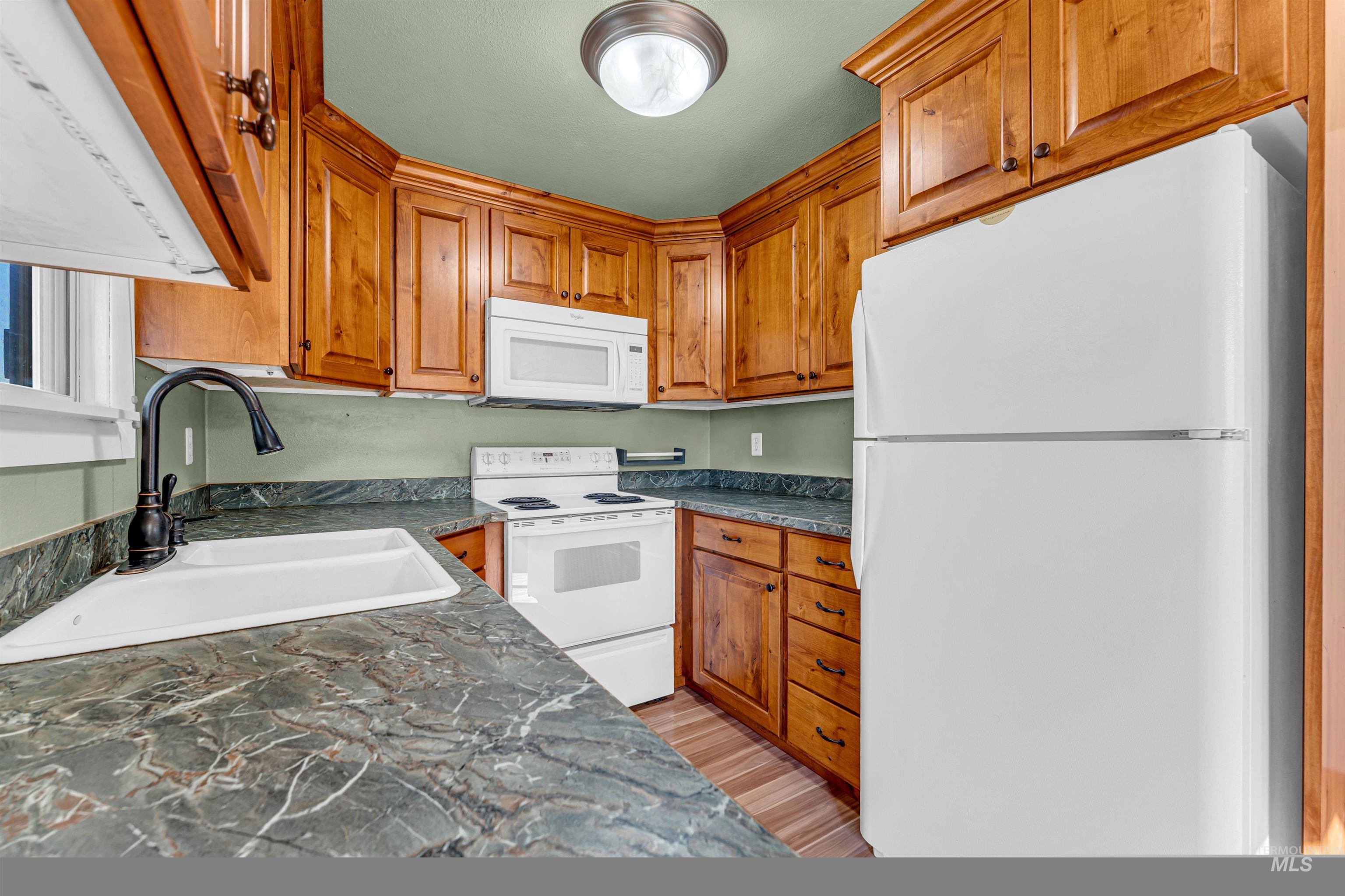 651 Calico Property Photo 22