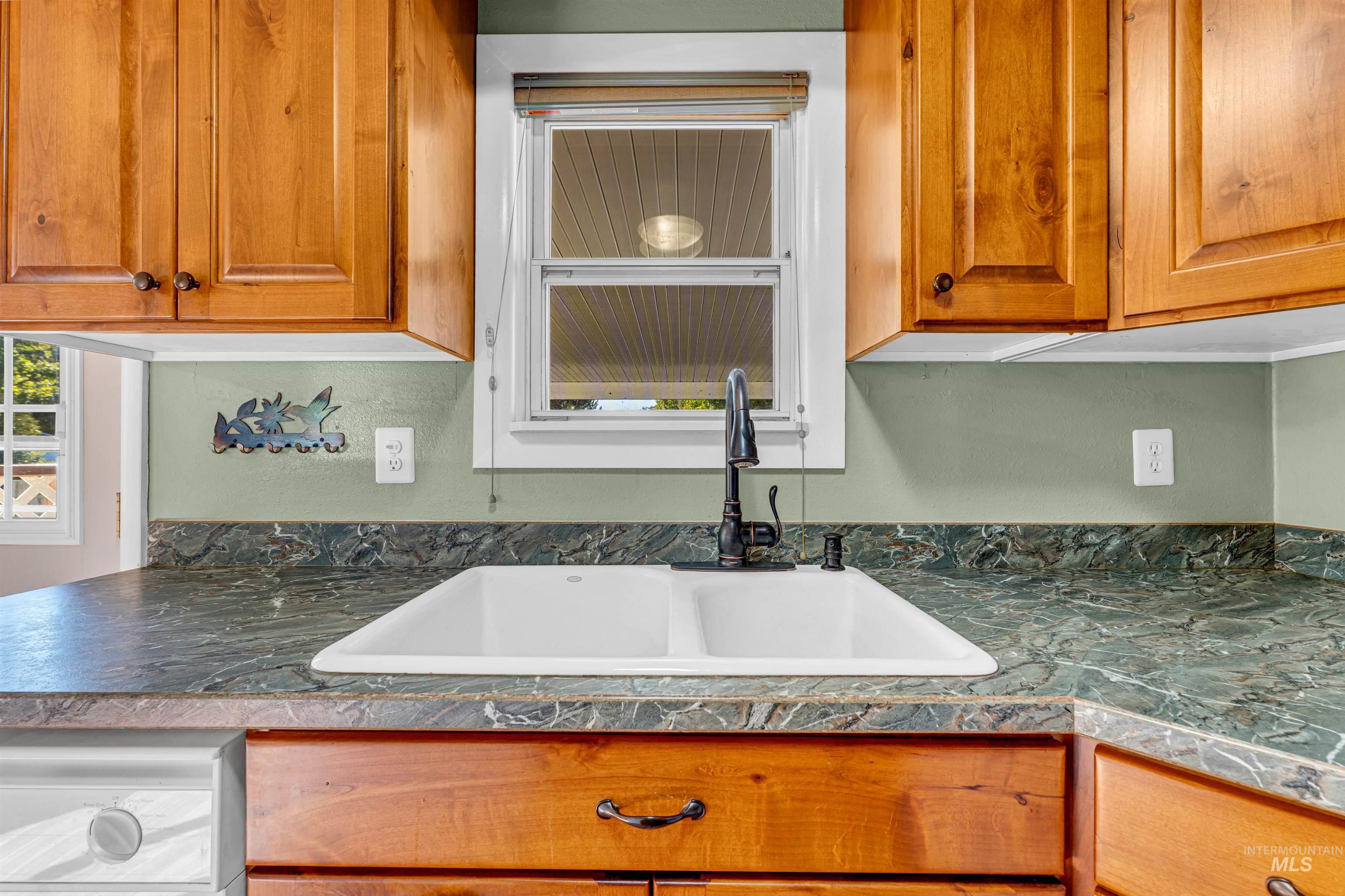 651 Calico Property Photo 23