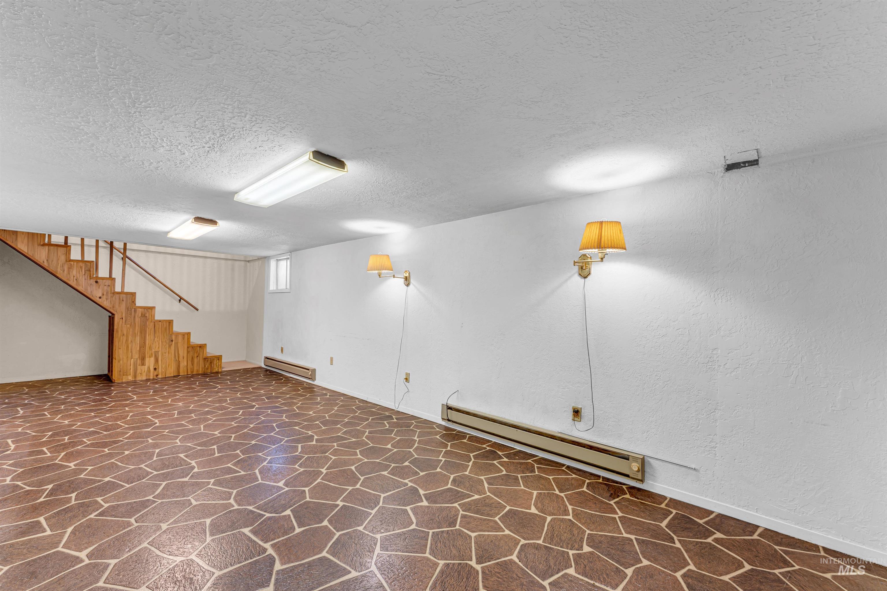 651 Calico Property Photo 28