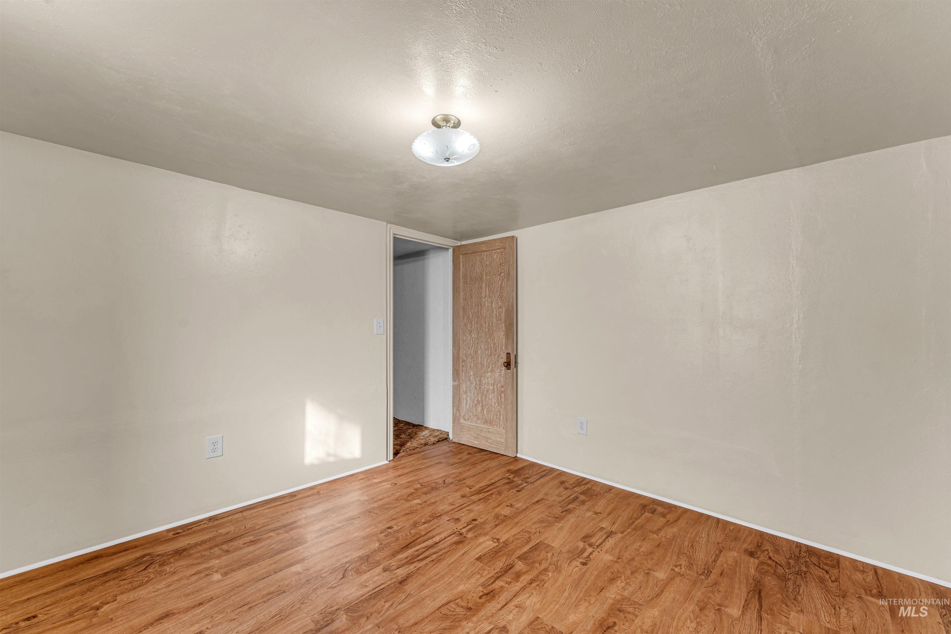 651 Calico Property Photo 33