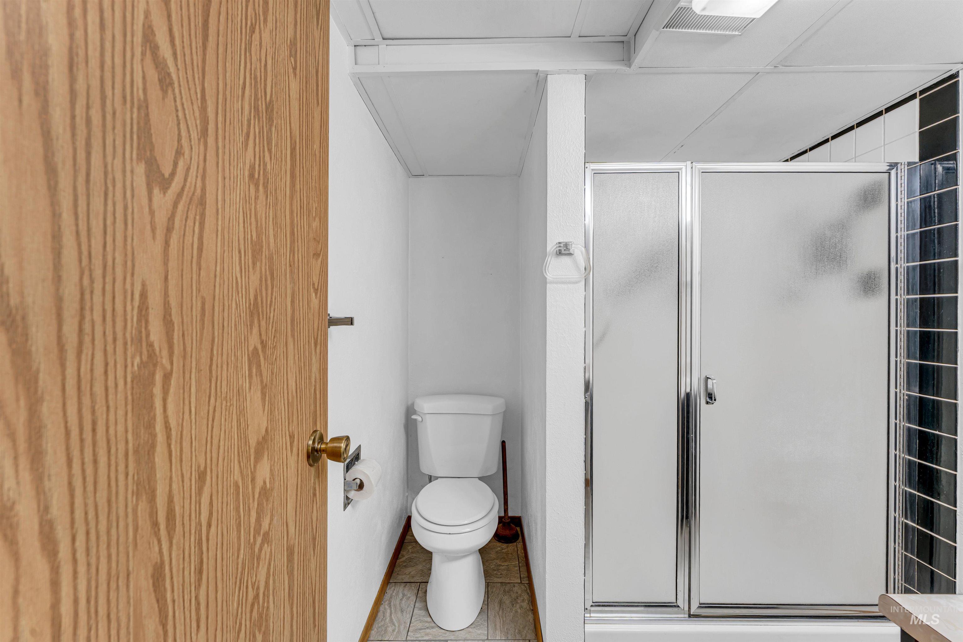 651 Calico Property Photo 34