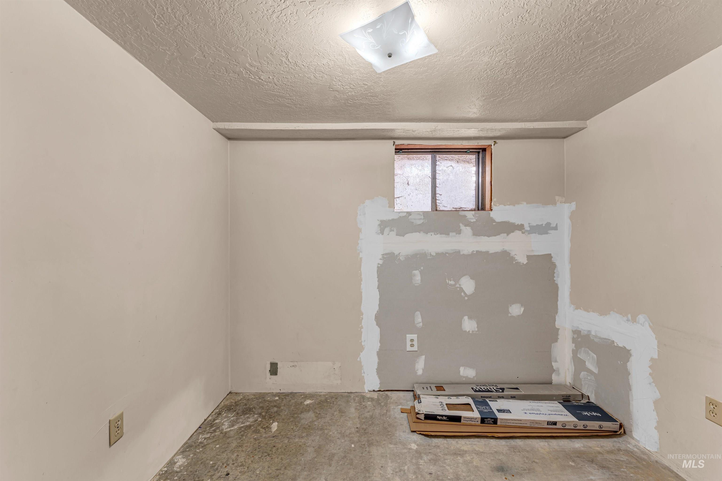 651 Calico Property Photo 38