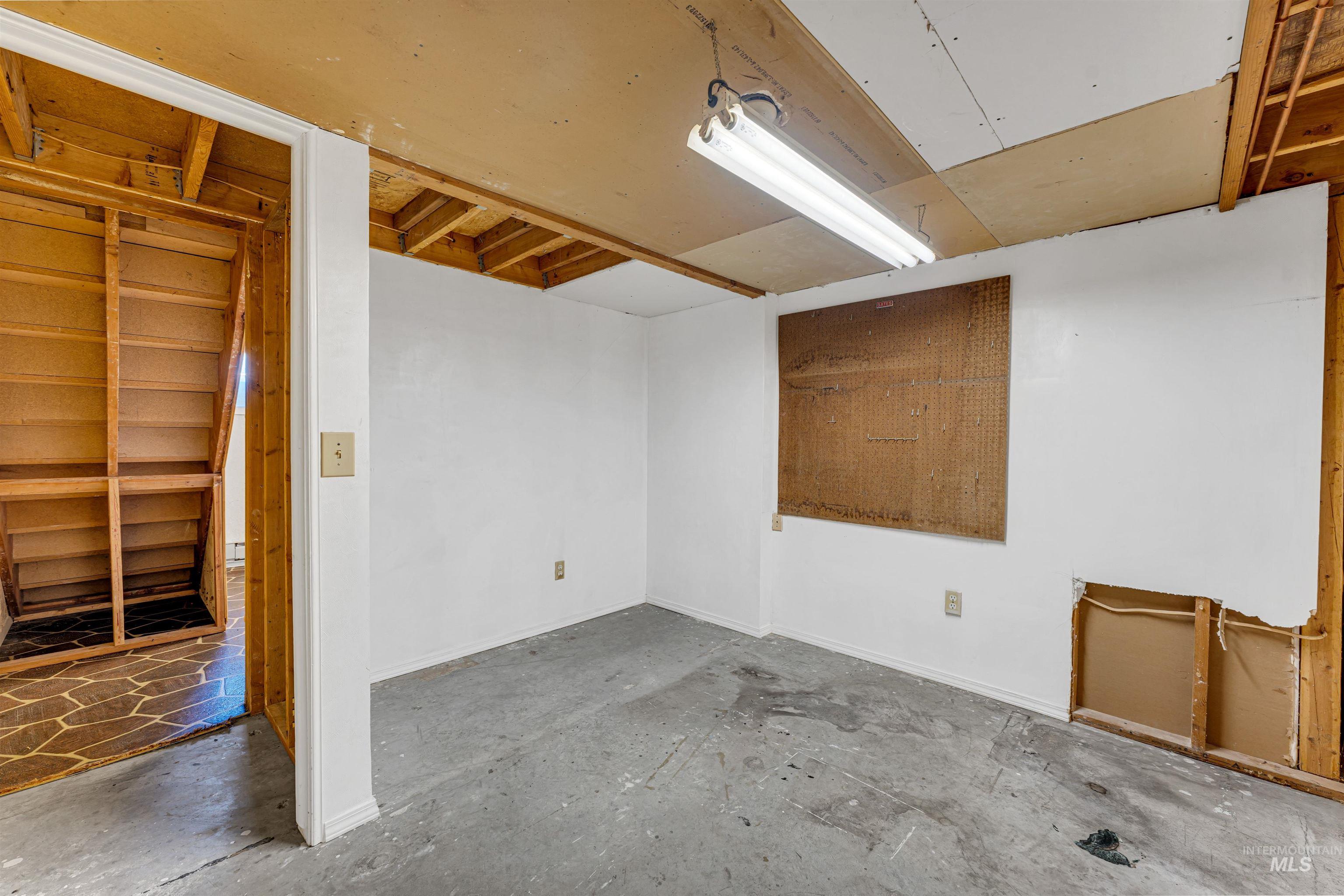 651 Calico Property Photo 39