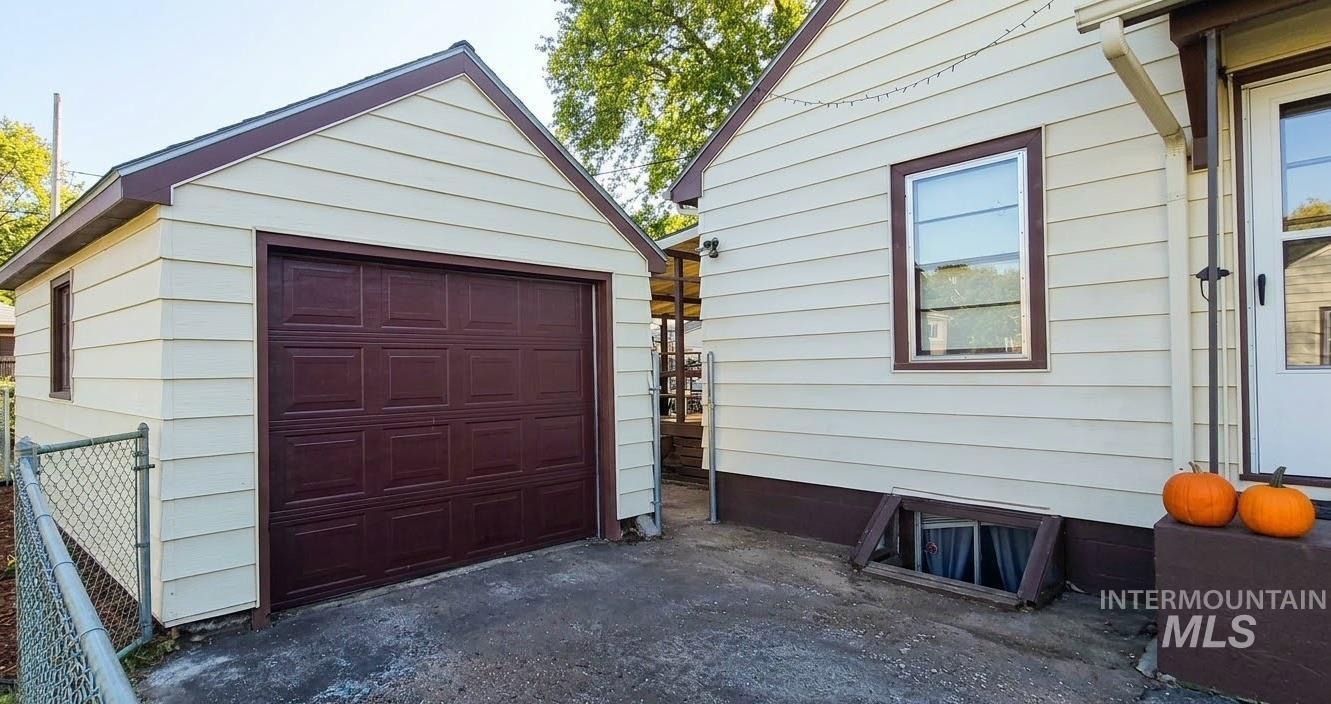 1618 13th Property Photo 2