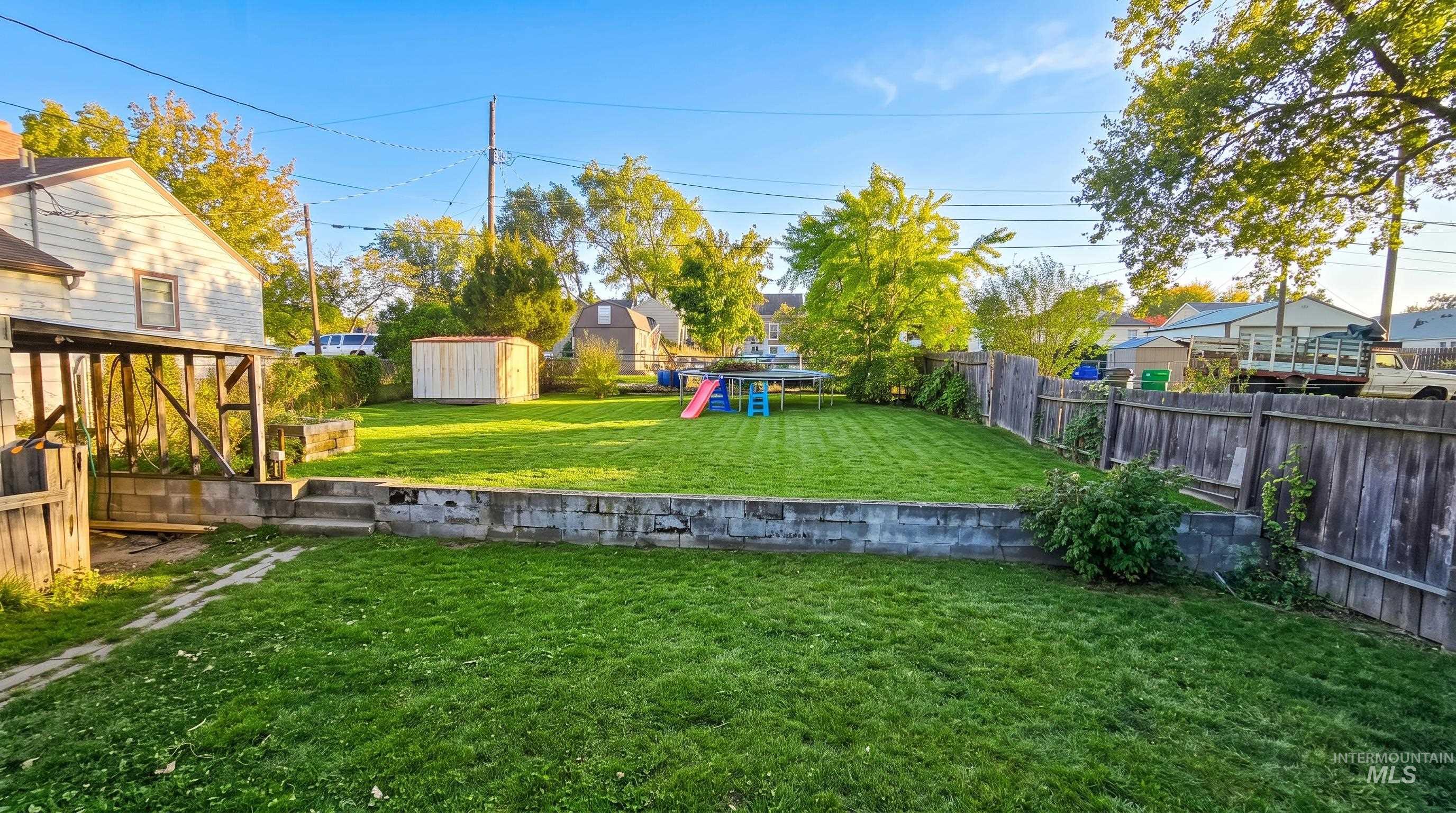 1618 13th Property Photo 3