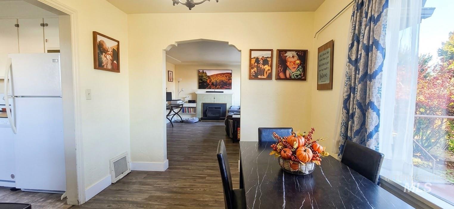 1618 13th Property Photo 6