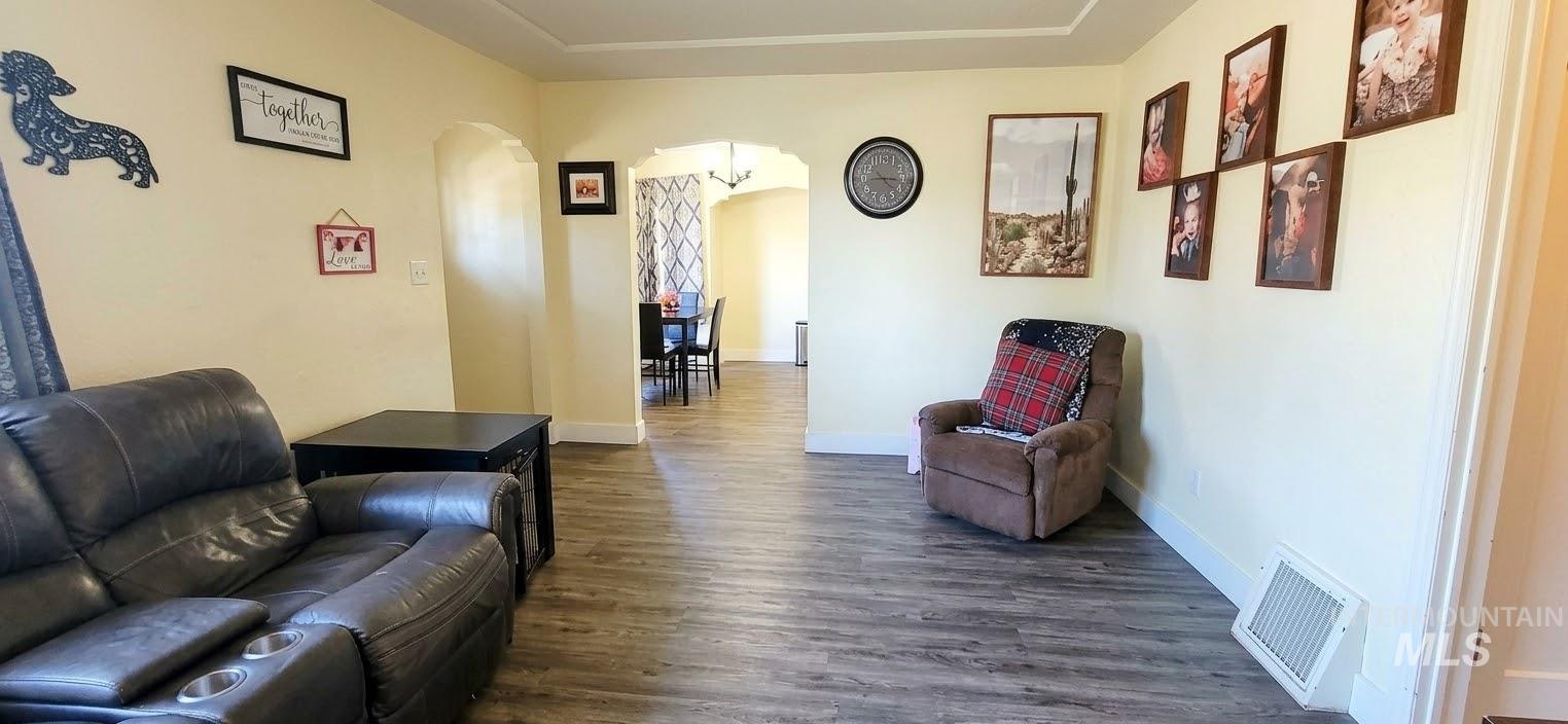 1618 13th Property Photo 7