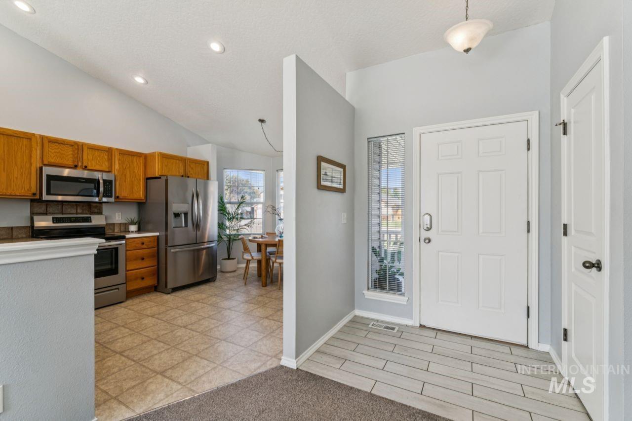 11695 W Huckleberry Dr Property Photo 6