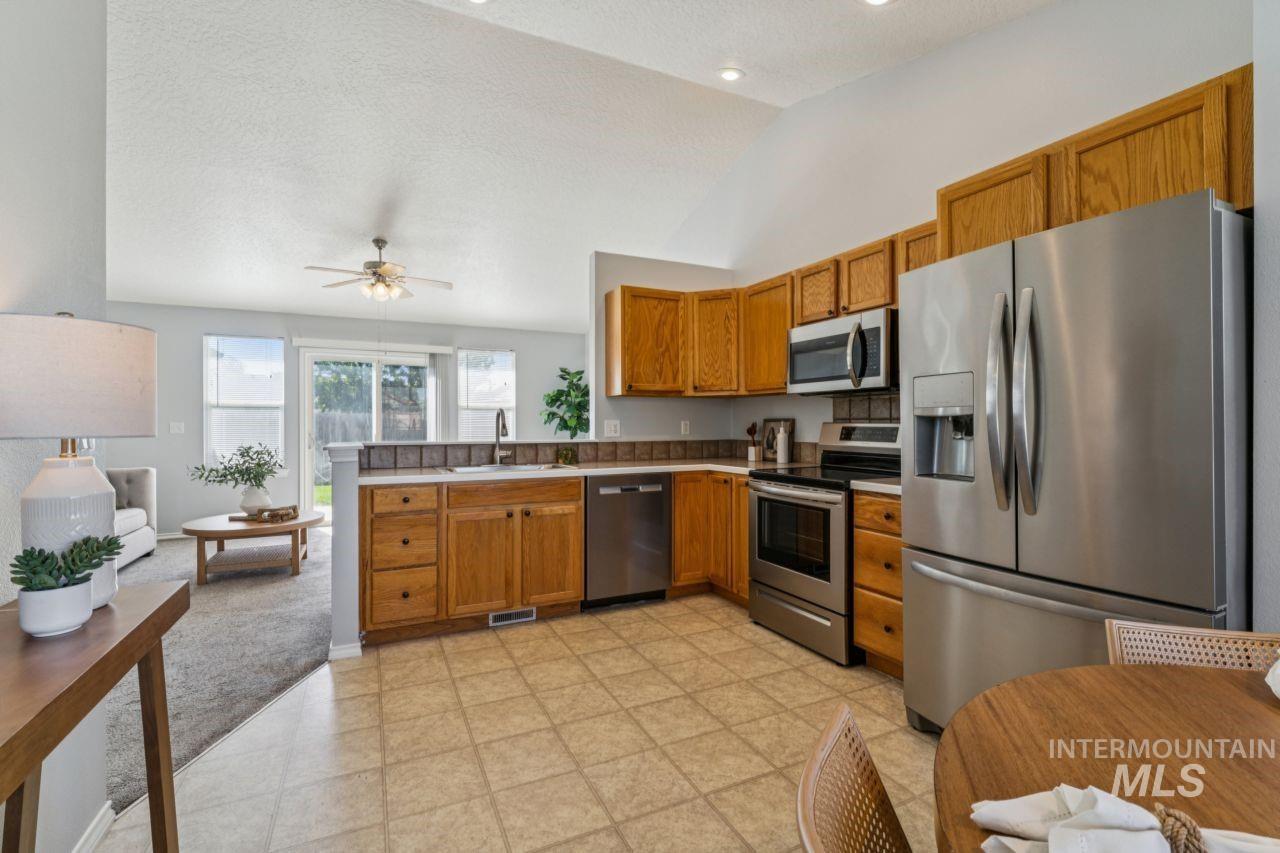 11695 W Huckleberry Dr Property Photo 10