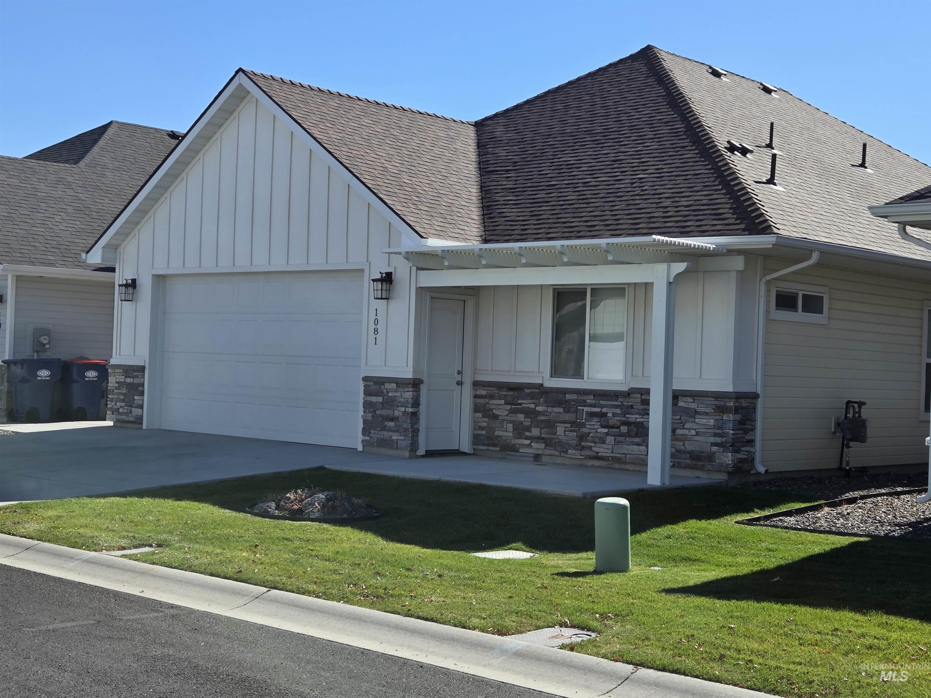 1081 Cottage Property Photo 1