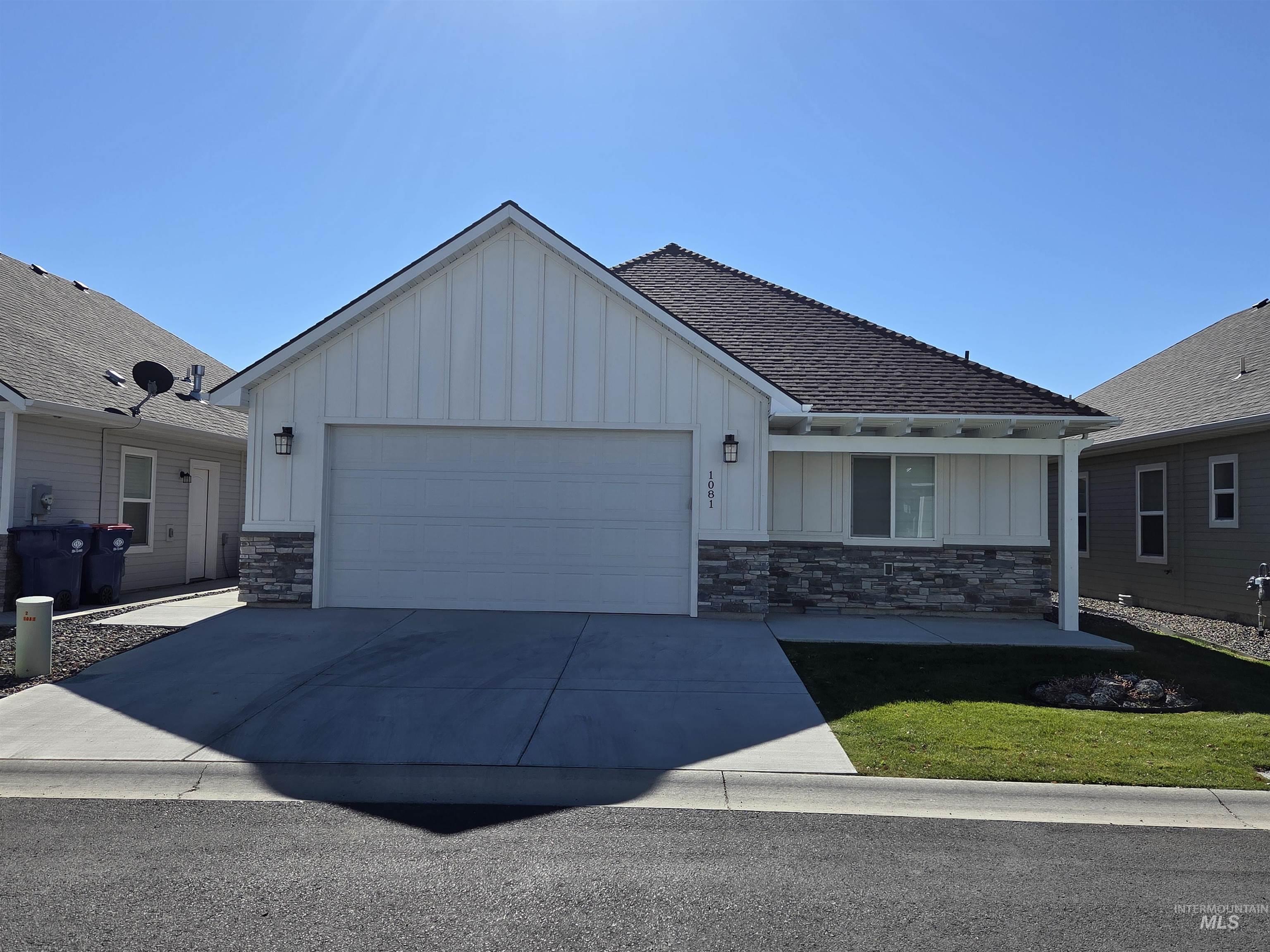 1081 Cottage Property Photo 3
