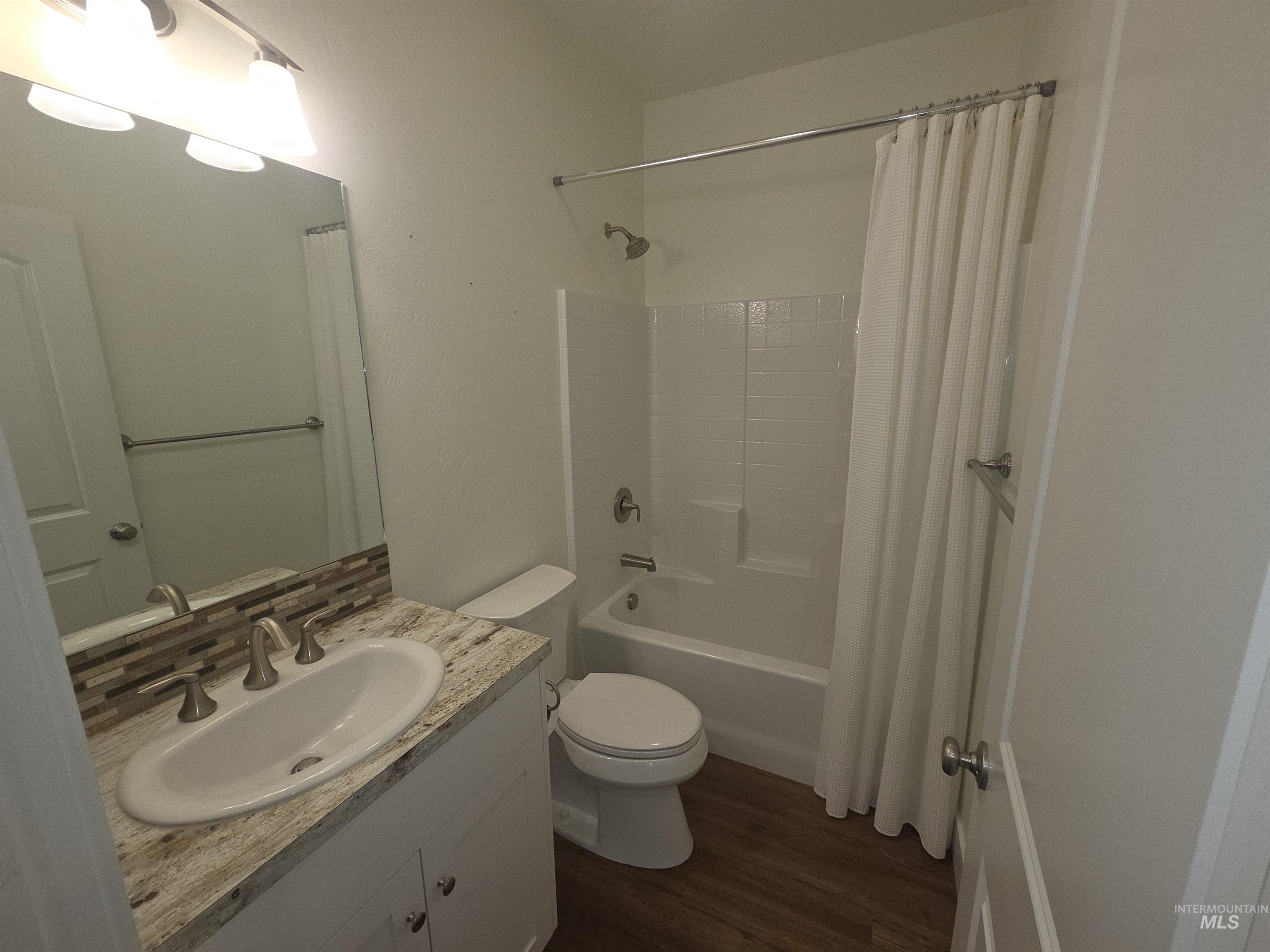 1081 Cottage Property Photo 22