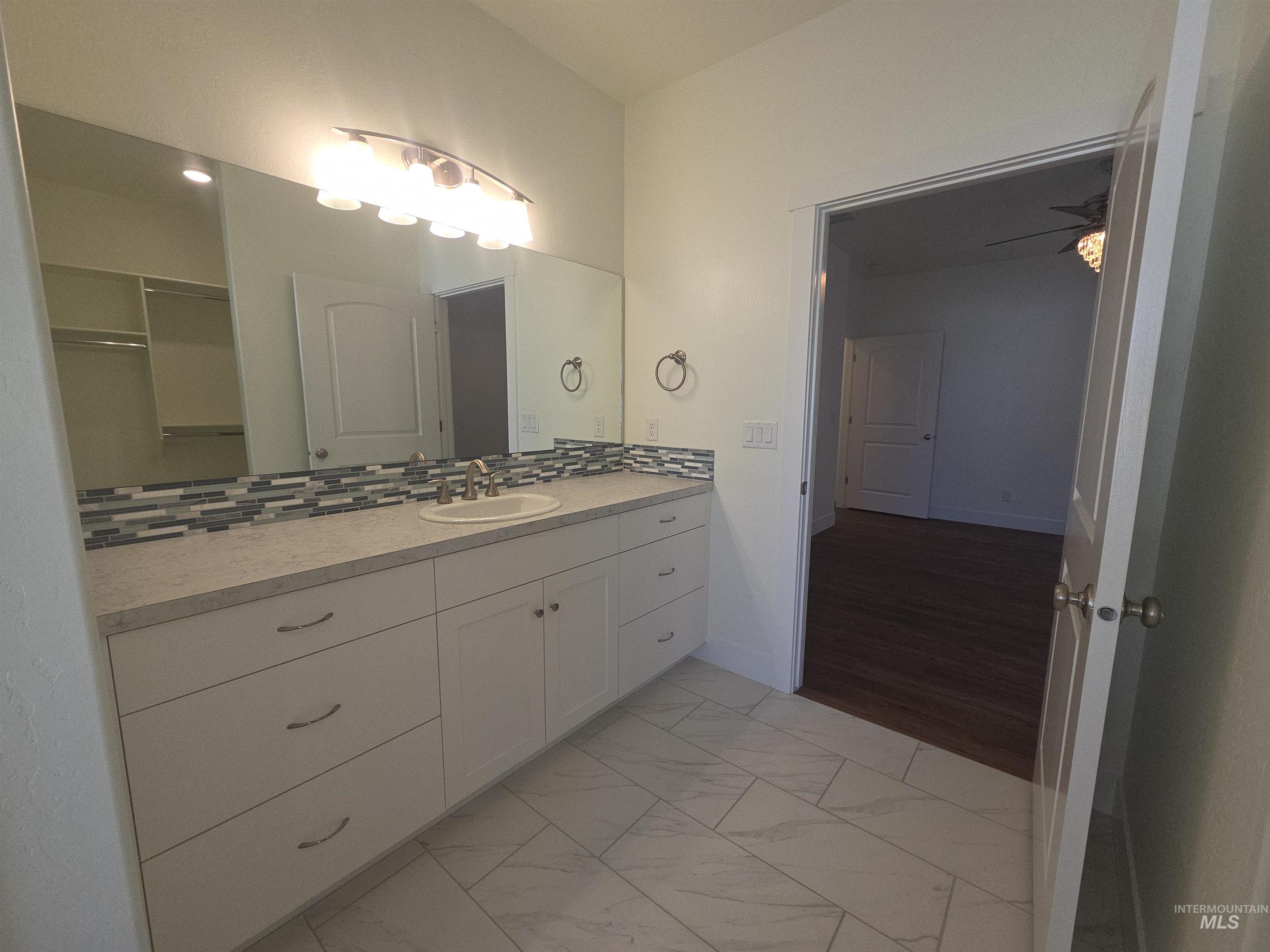 1081 Cottage Property Photo 26