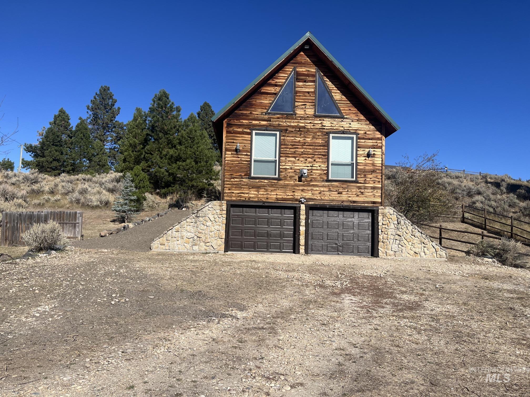 225 Evergreen Dr. Property Photo 1